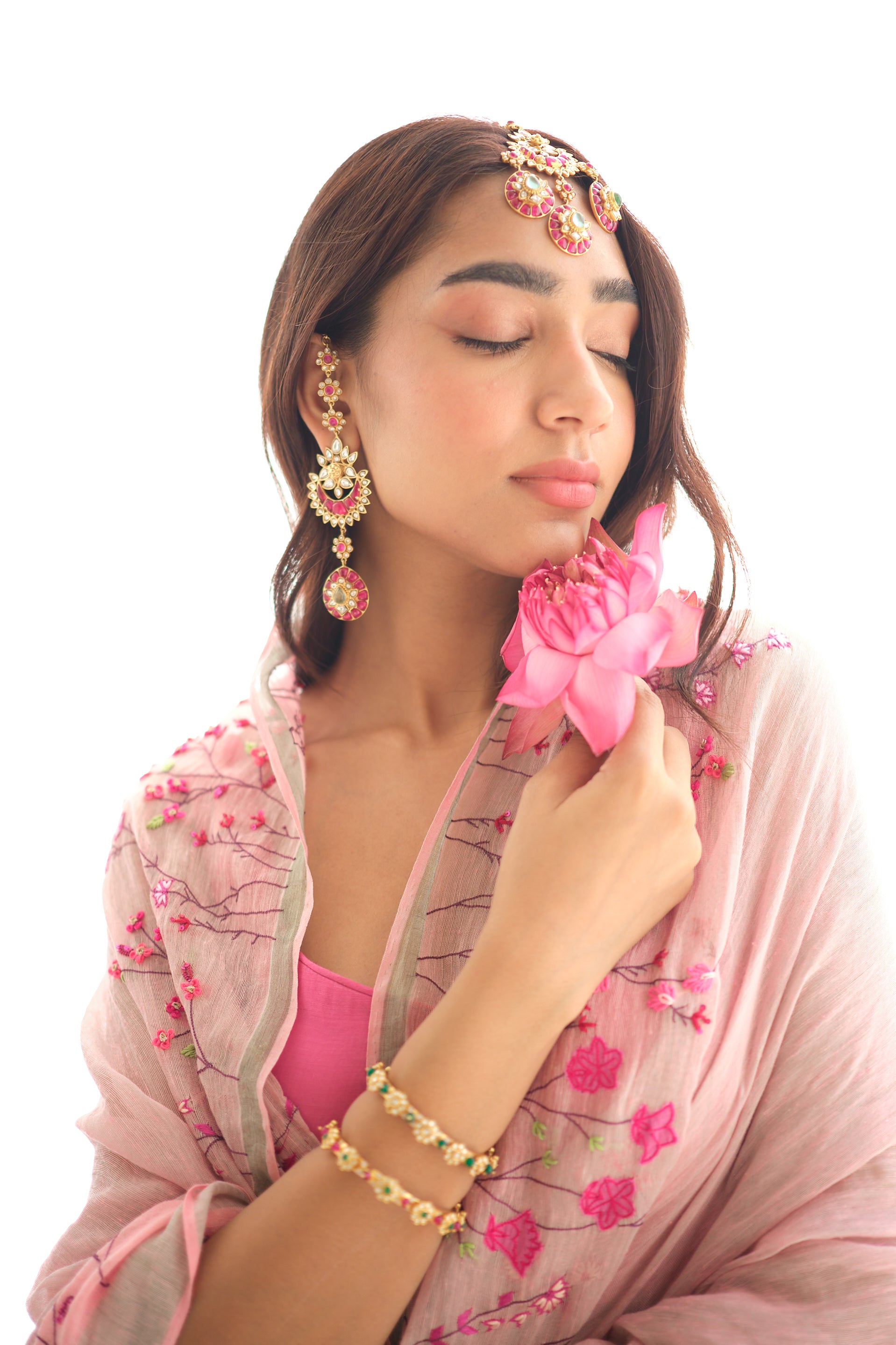 Gulbano Tissue Linen Sari