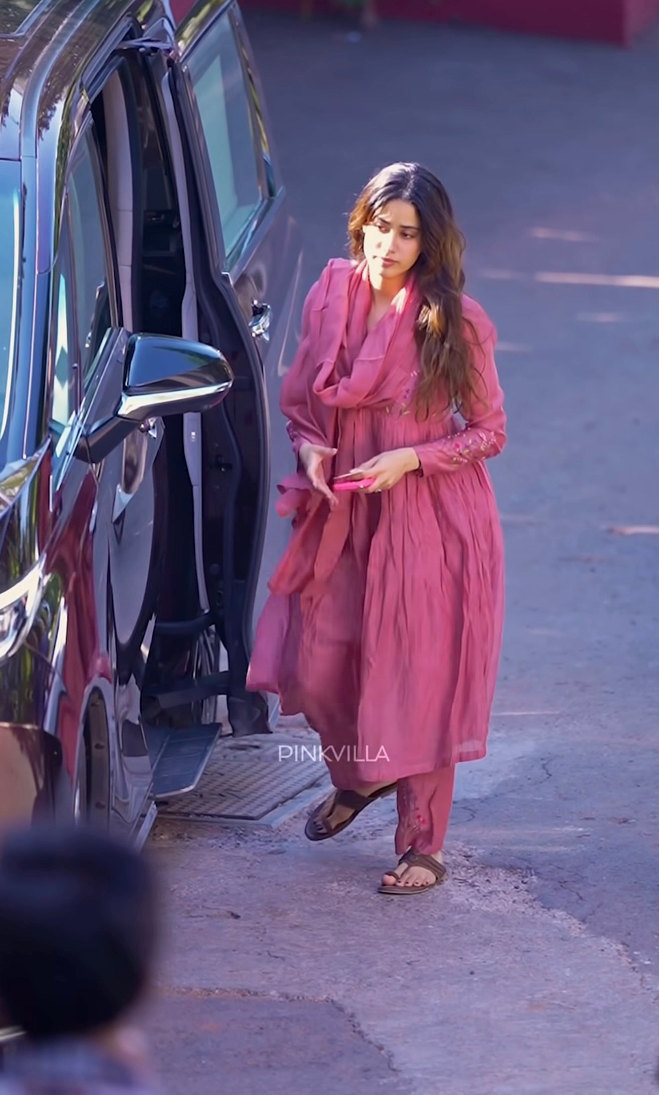 Mauve Floral Hand Embroidered Chanderi Kurta Set