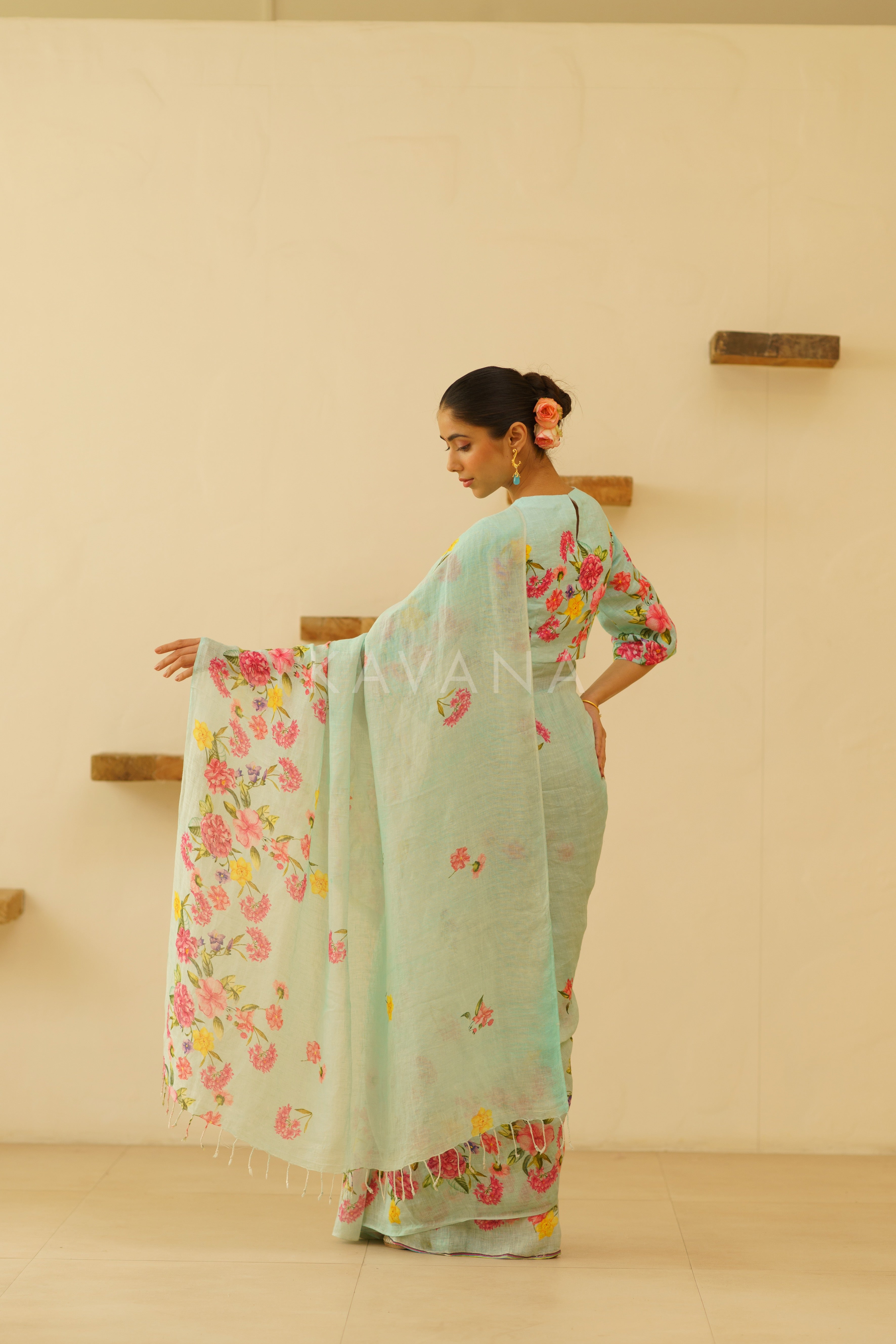 Neesa Linen Sari