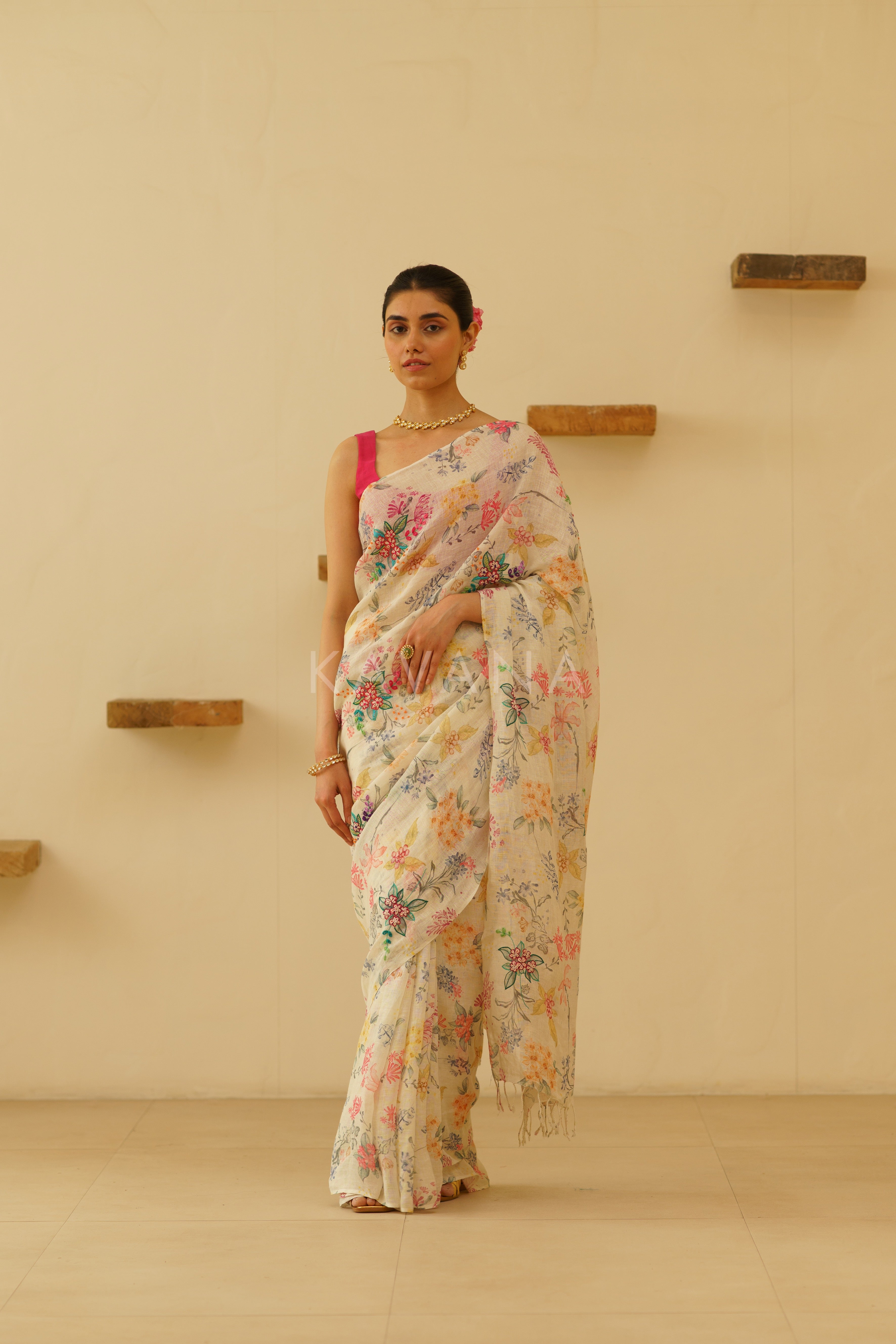 Shwet Linen Sari