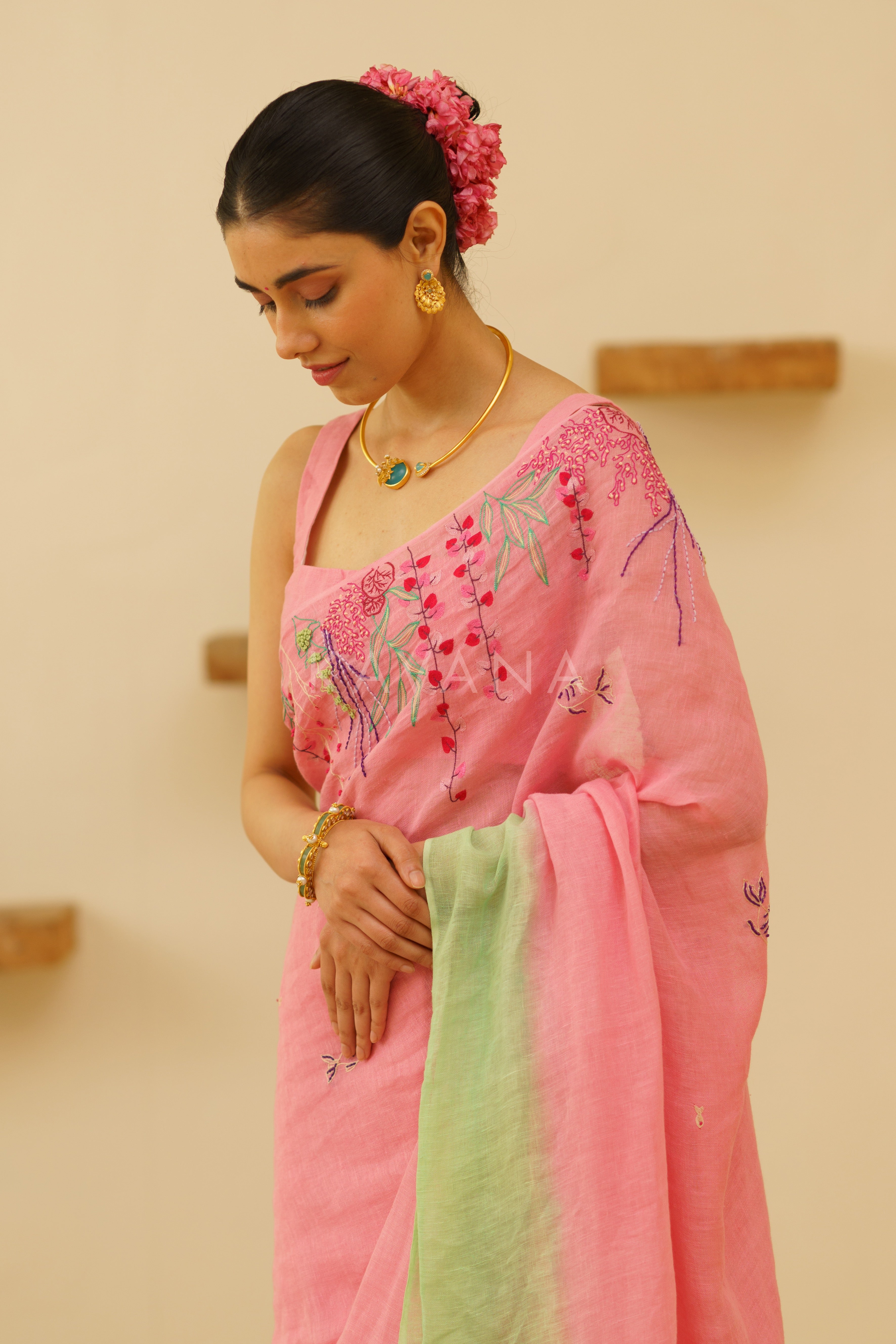 Nira Linen Sari