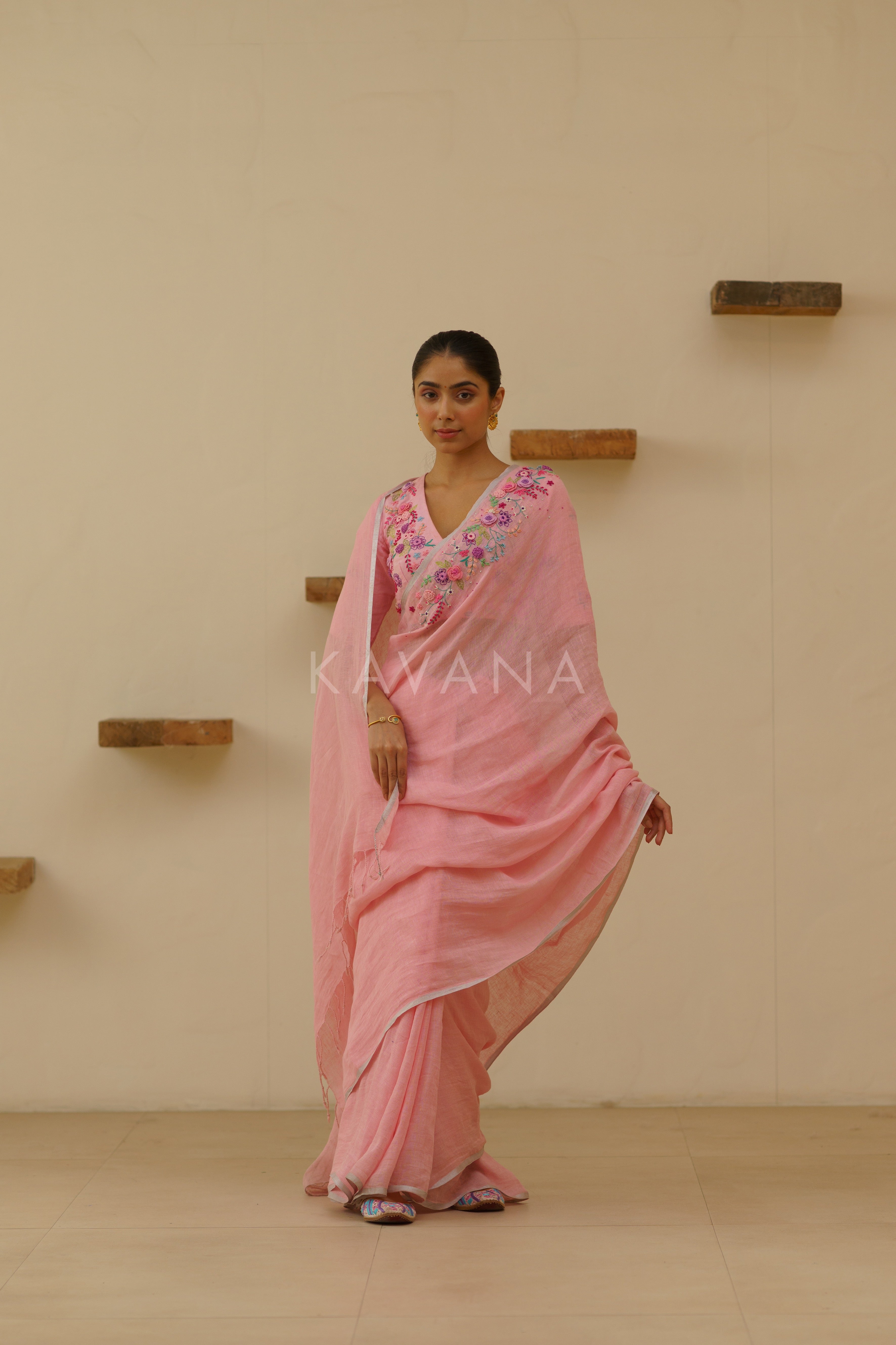 Vanya Linen Sari