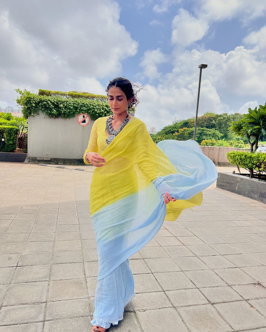 Sabz Linen Sari