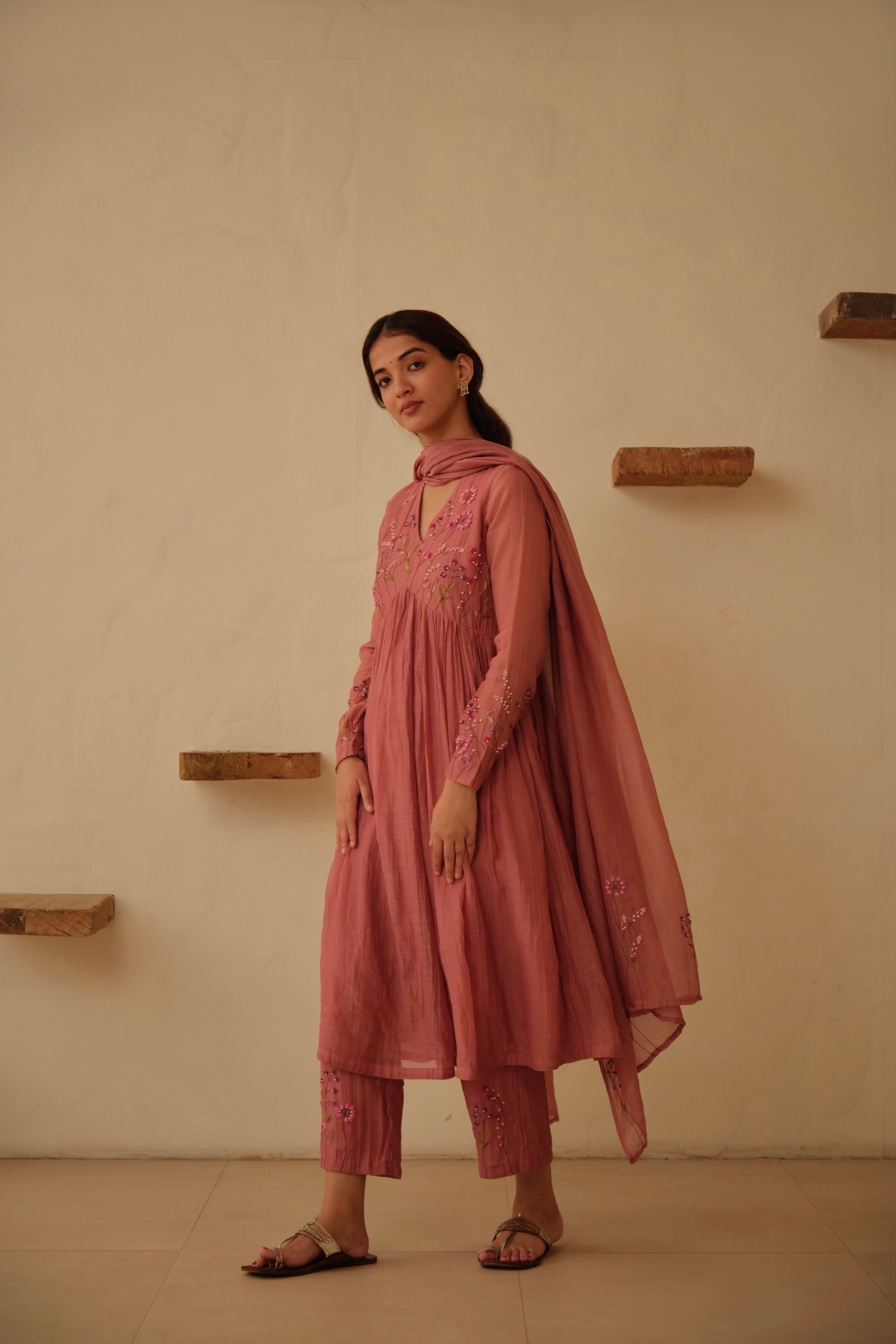 Mauve Floral Hand Embroidered Chanderi Kurta Set
