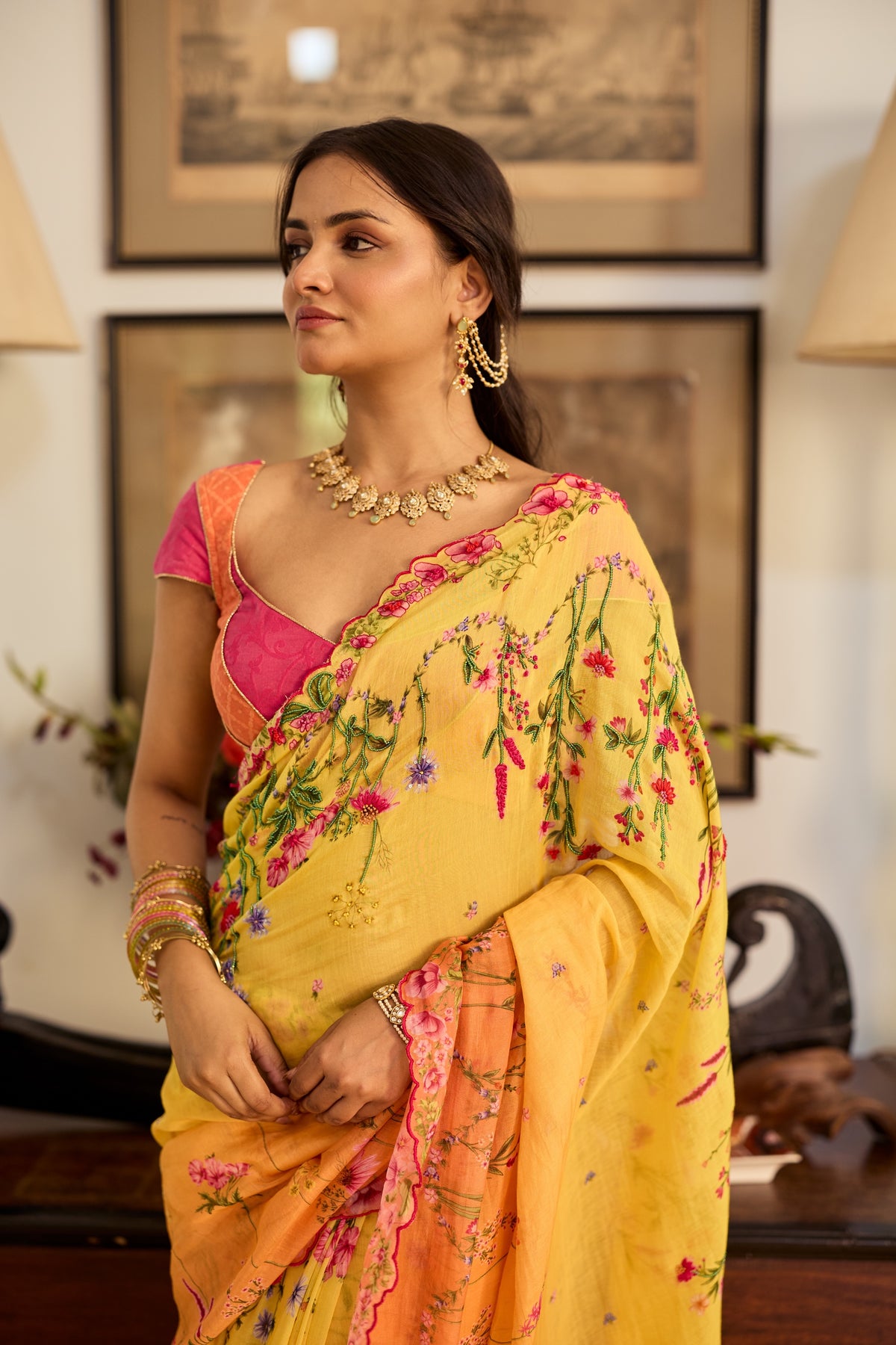 Zarin Chadneri Sari