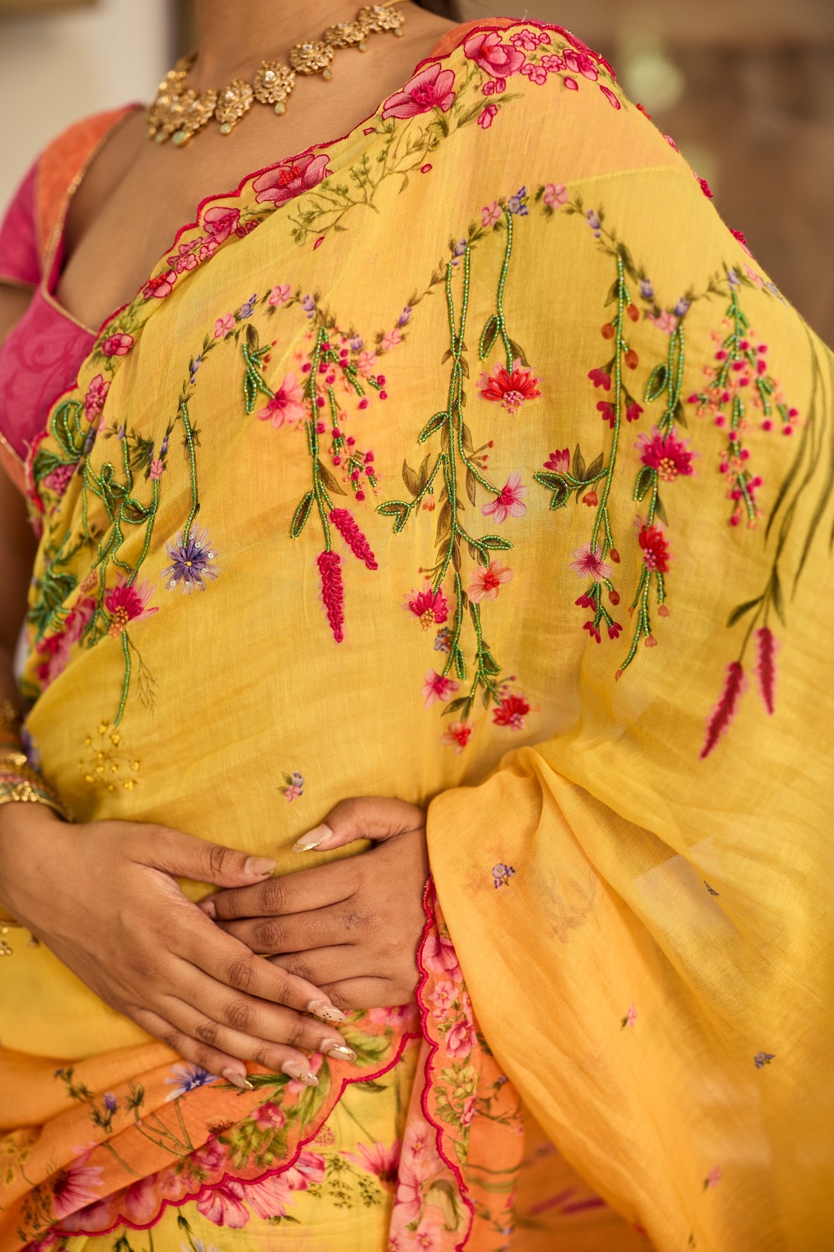 Zarin Chadneri Sari