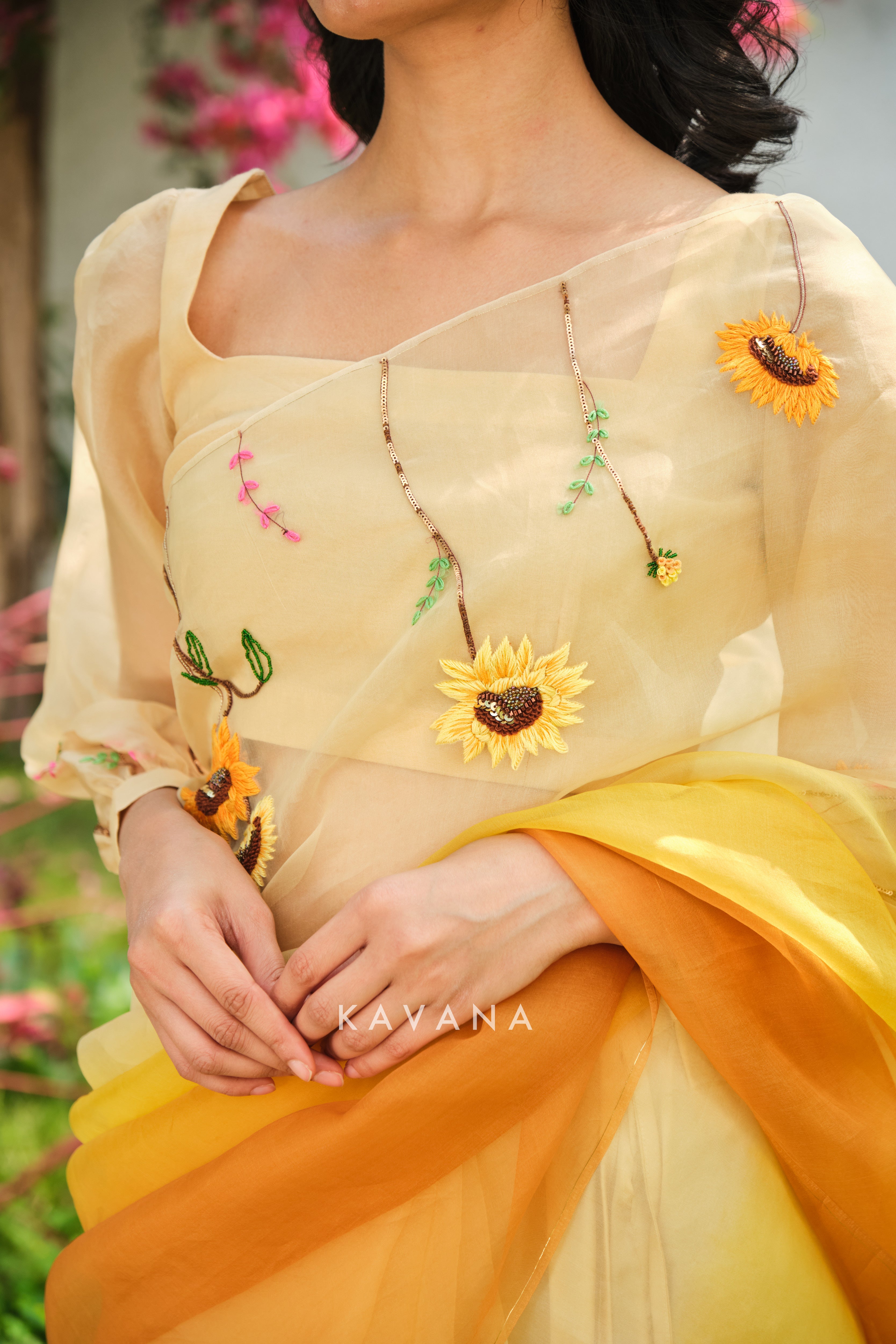 Aamras sari