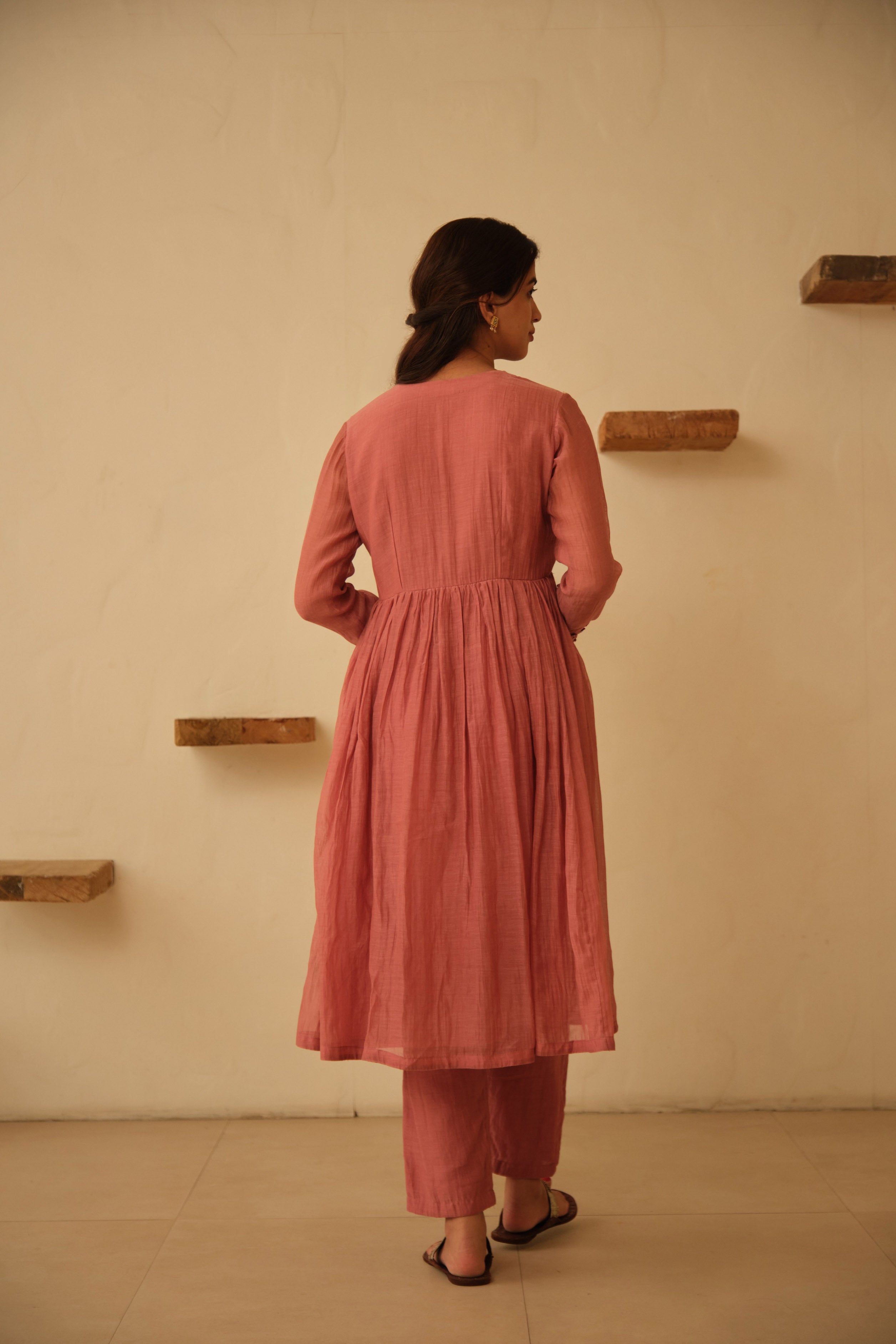 Mauve Floral Hand Embroidered Chanderi Kurta Set