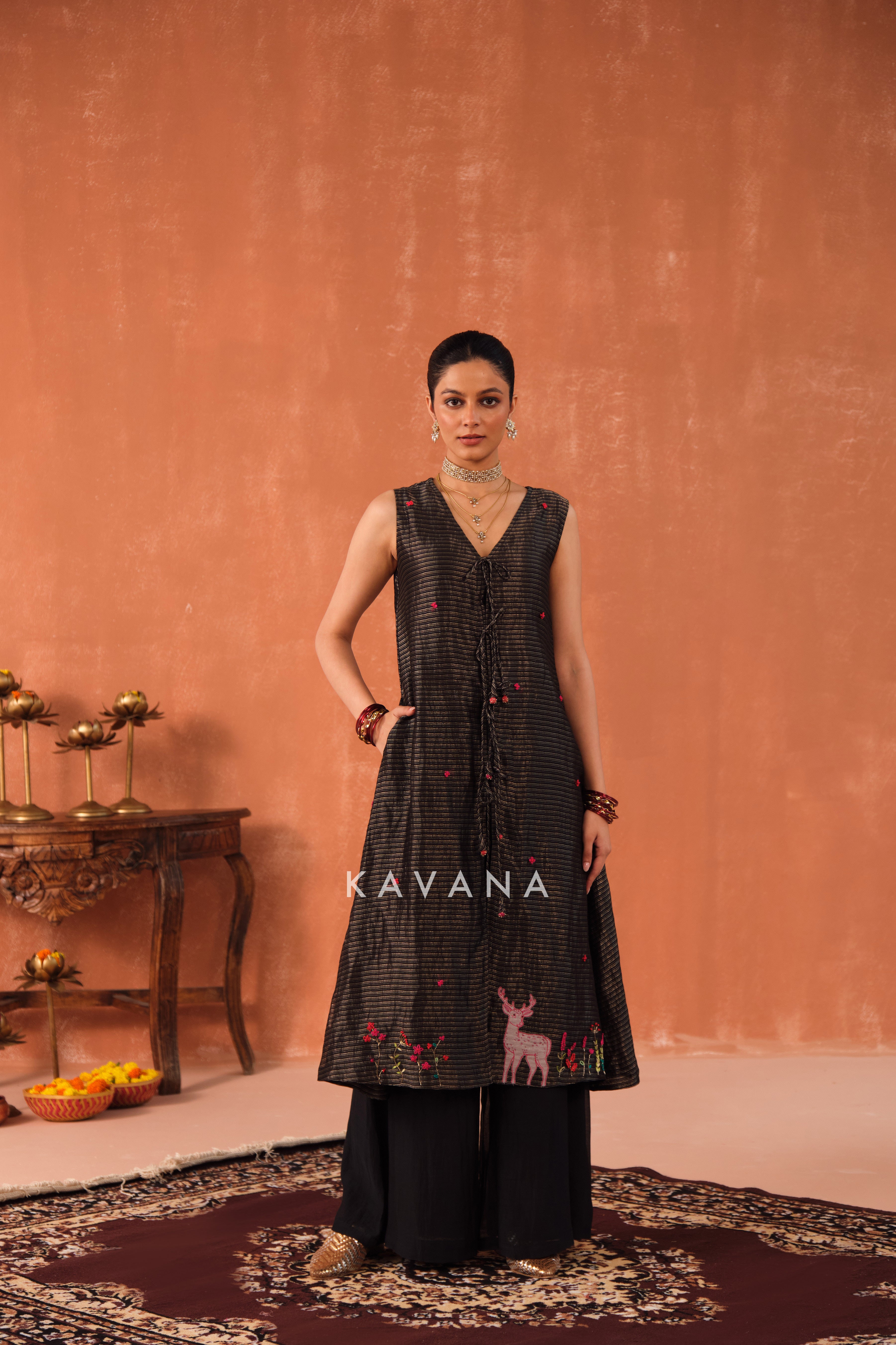 Paavni Chanderi Kurta Set