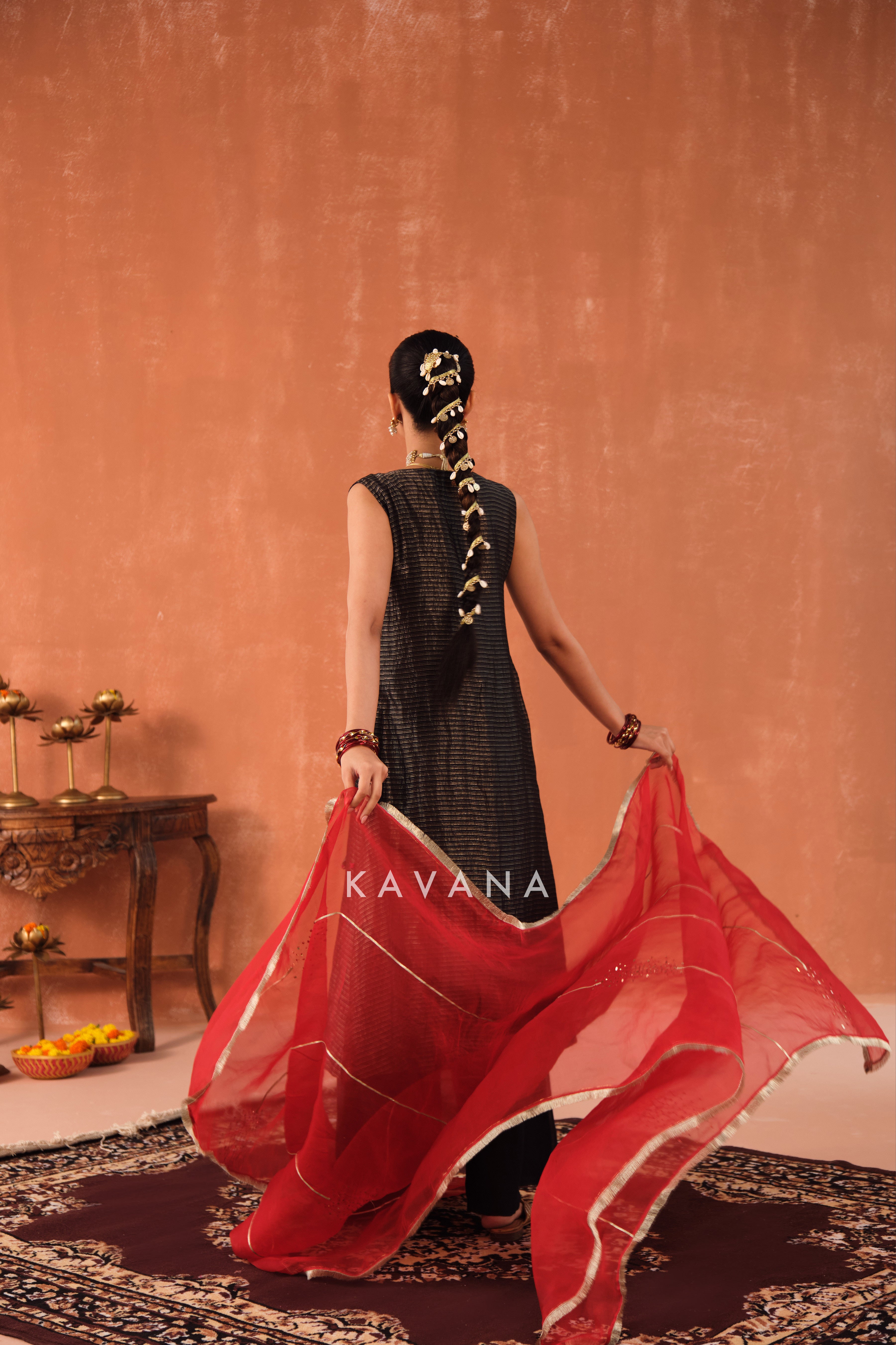 Paavni Chanderi Kurta Set