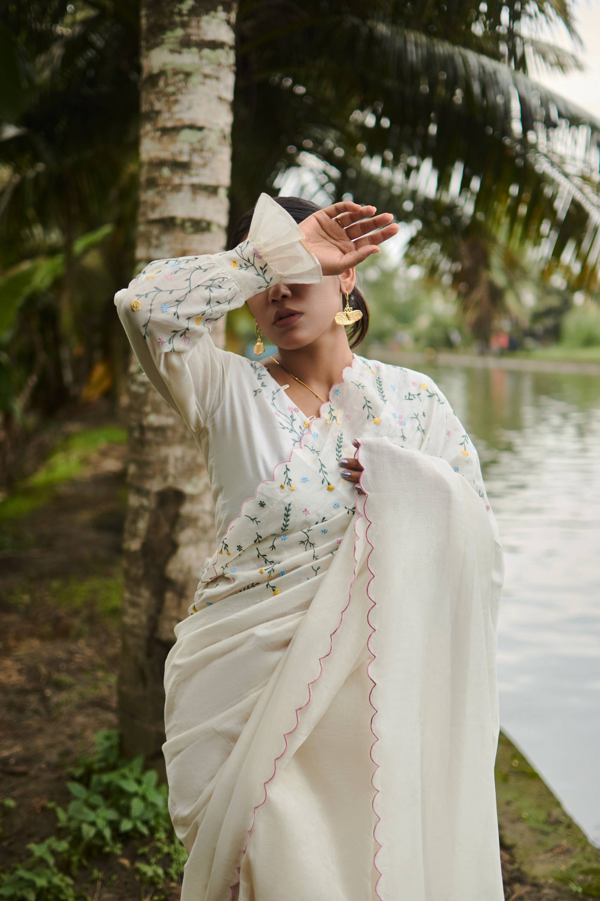 Mace │White handwoven chanderi sari - kavana.in
