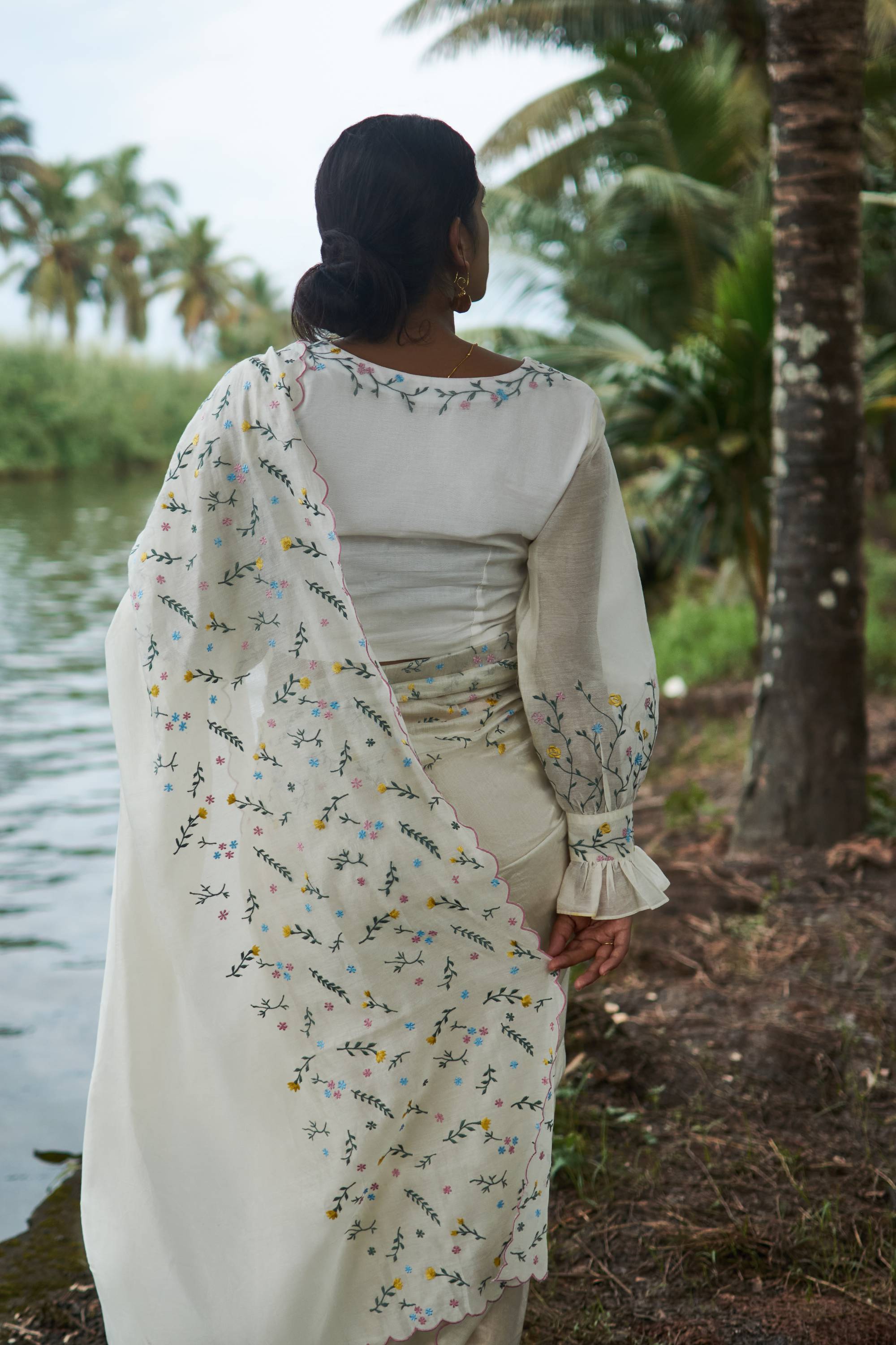 Mace │White handwoven chanderi sari - kavana.in