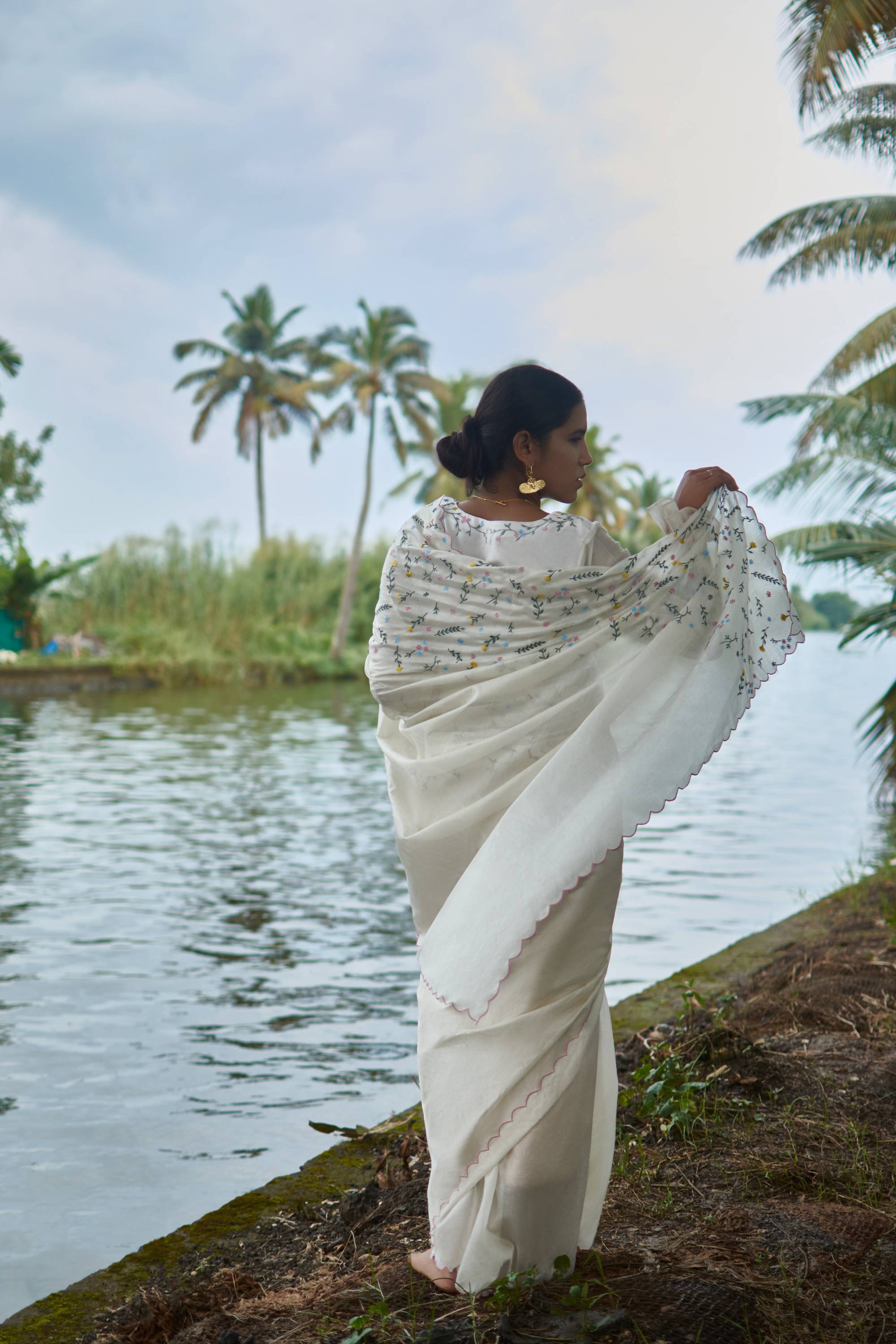 Mace │White handwoven chanderi sari - kavana.in