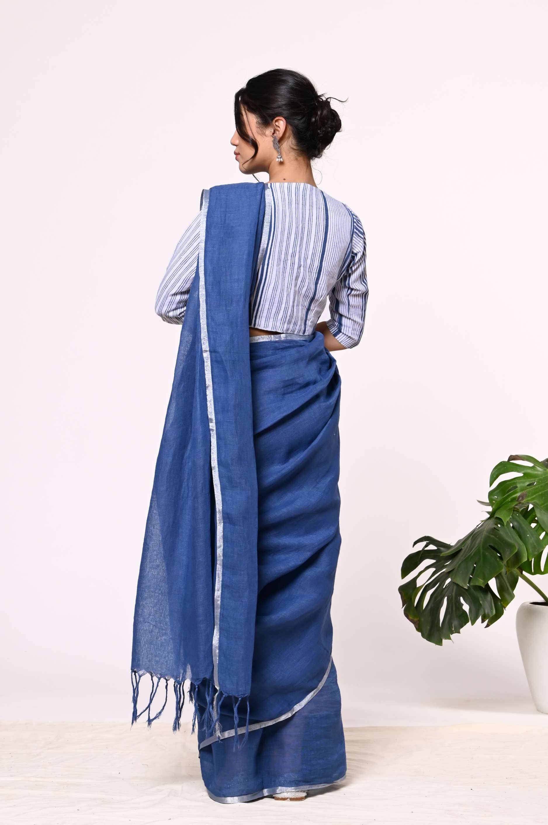 Nila Linen Sari