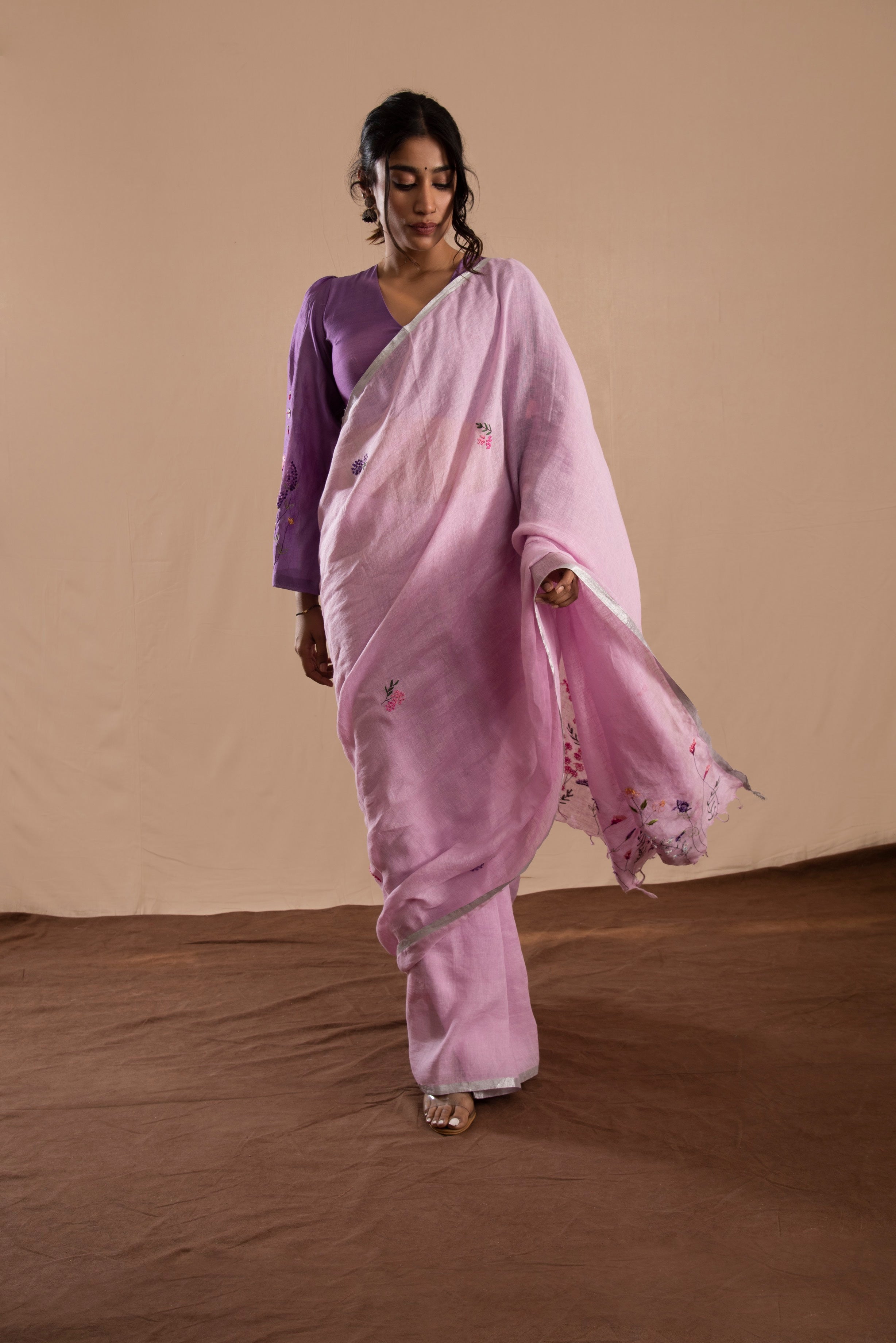 Nazaakat Linen Sari