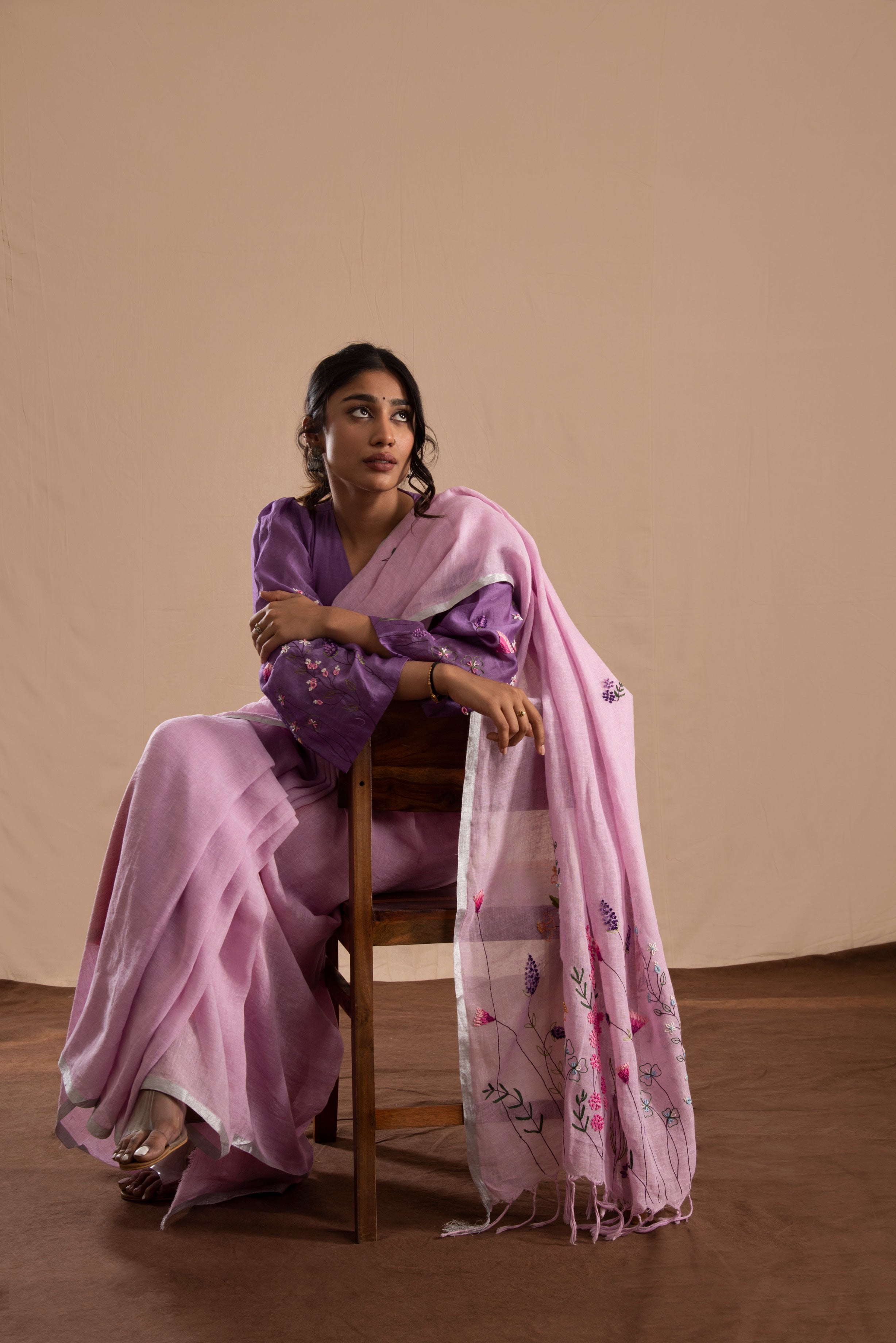 Nazaakat Linen Sari