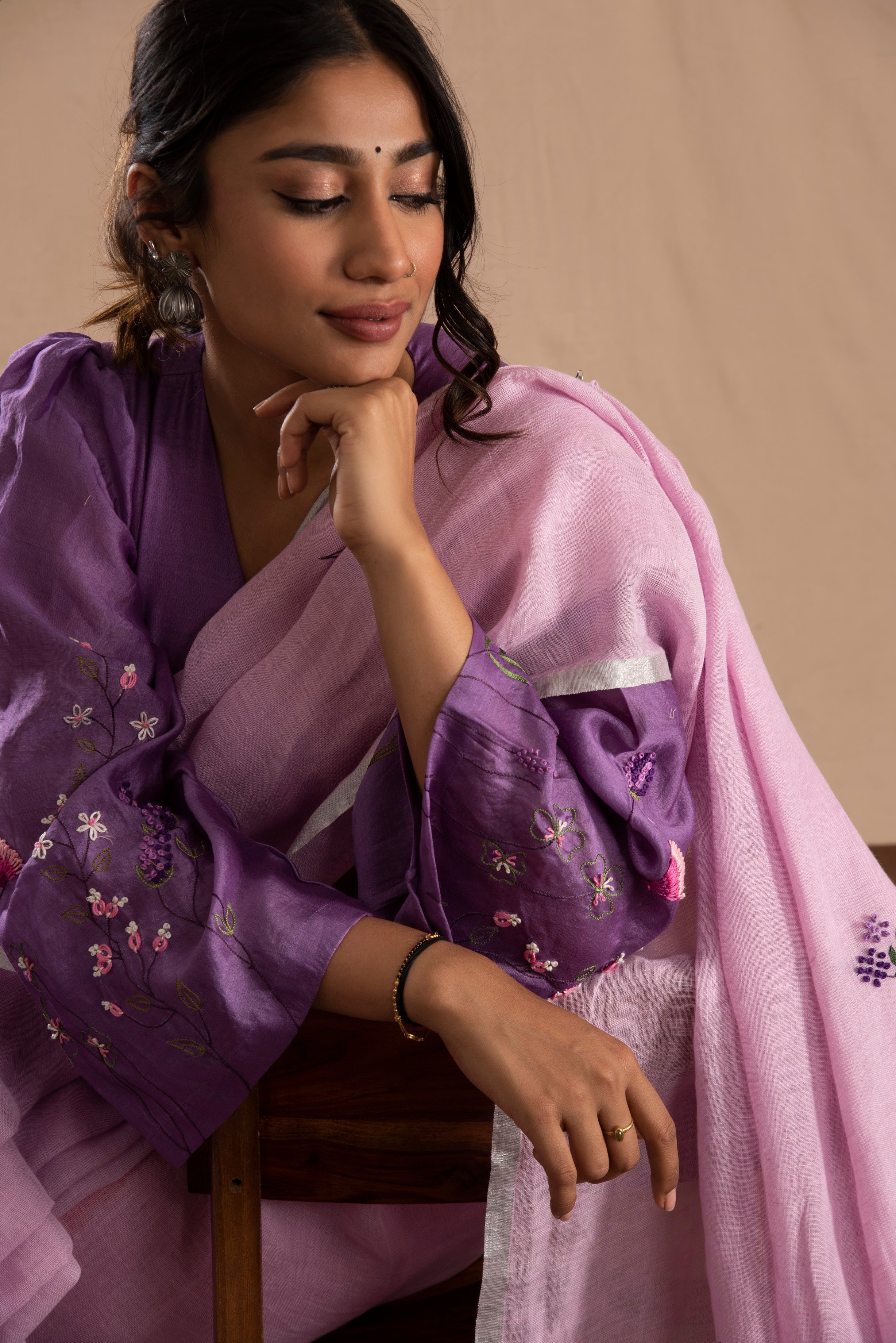 Nazaakat Linen Sari