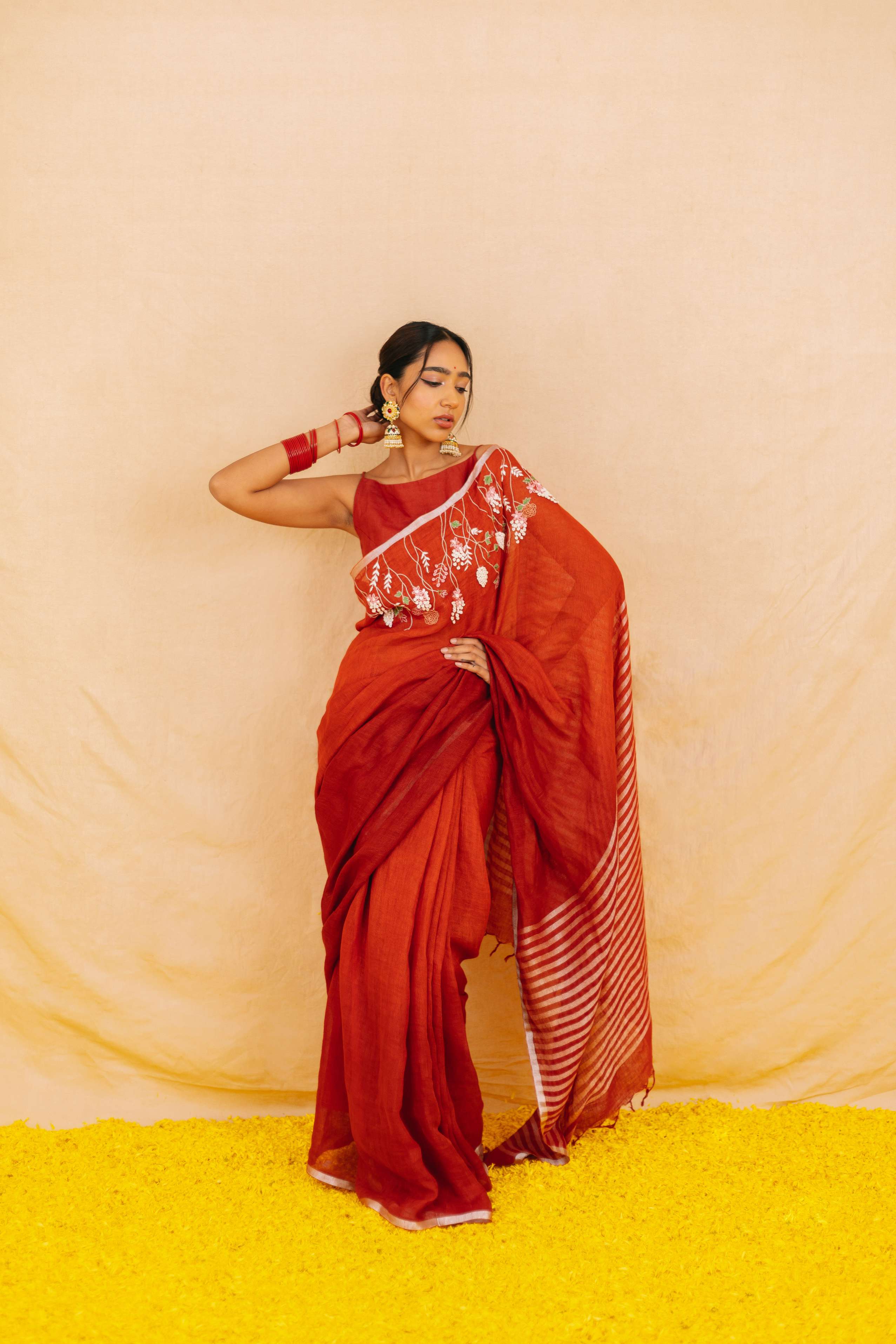 Ibtida Linen Sari
