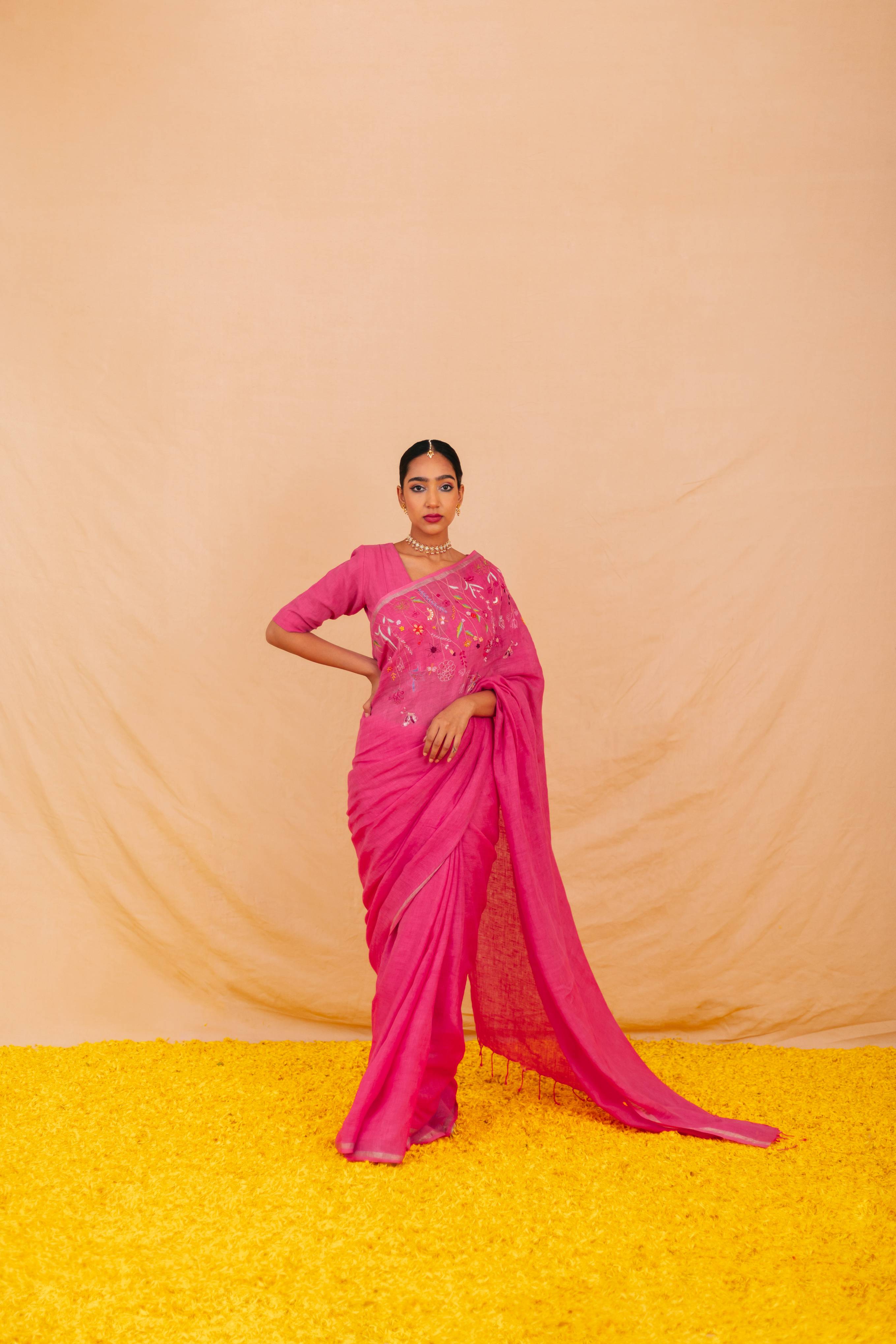 Ruhi Linen Sari