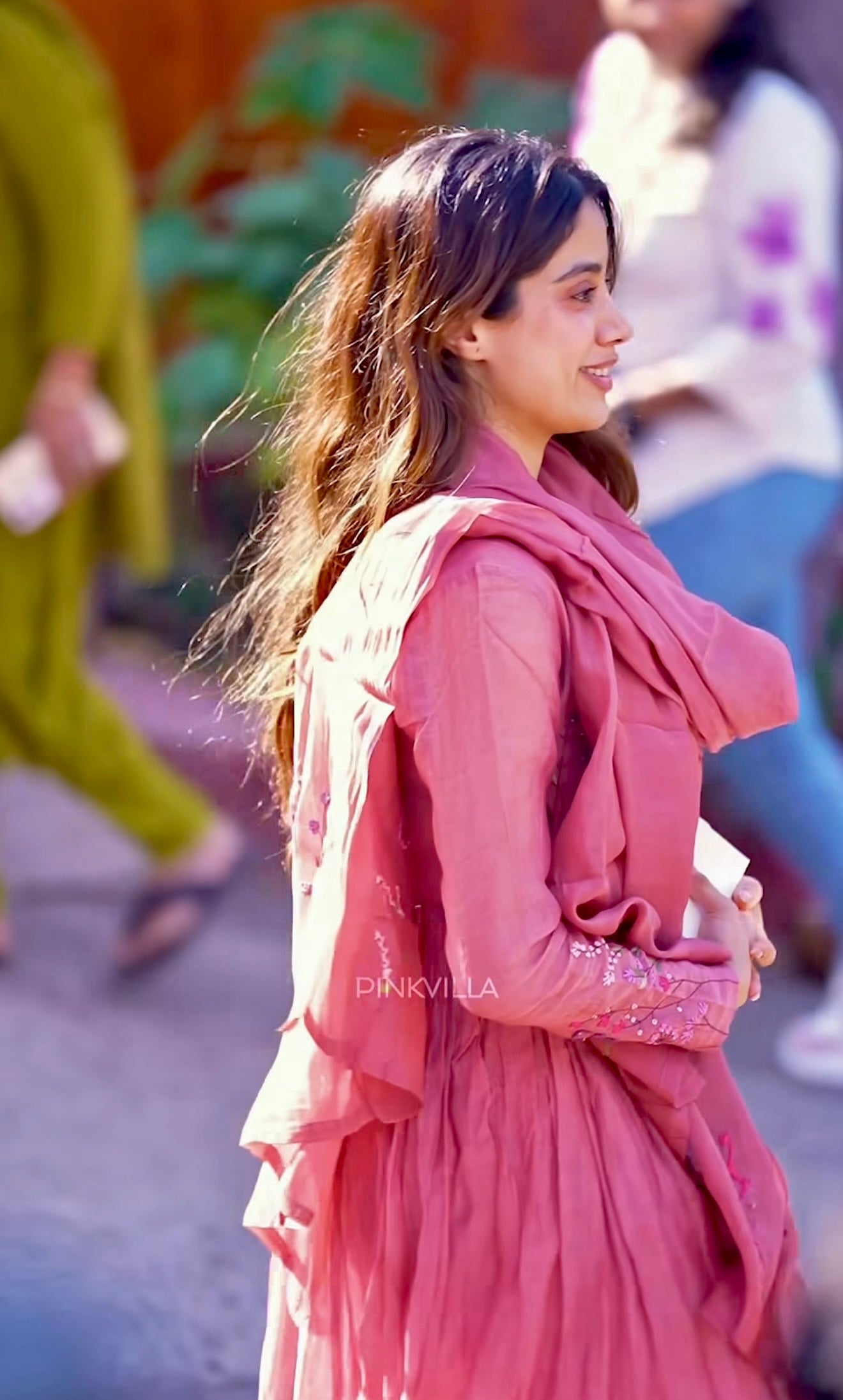 Mauve Floral Hand Embroidered Chanderi Kurta Set