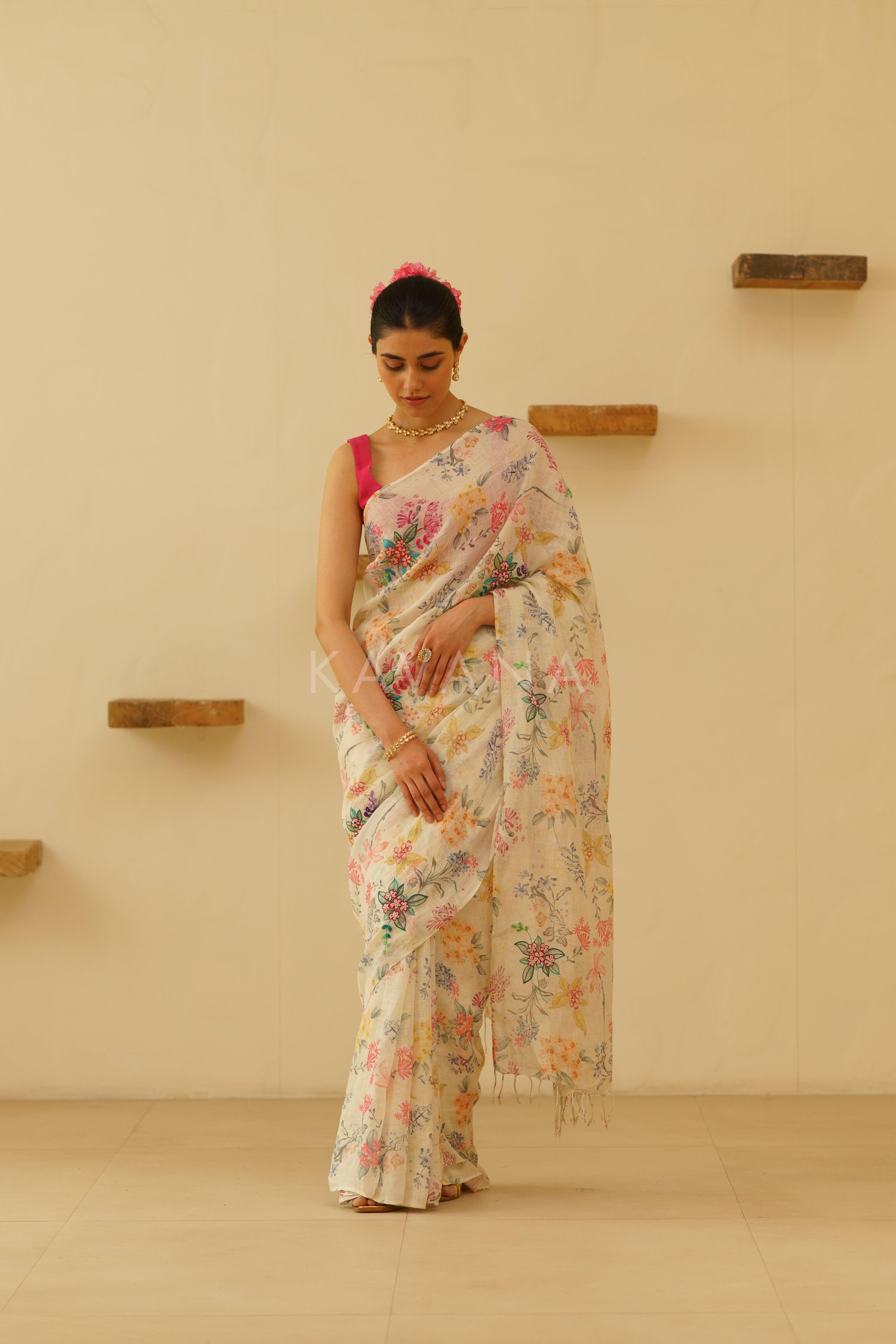 Shwet Linen Sari