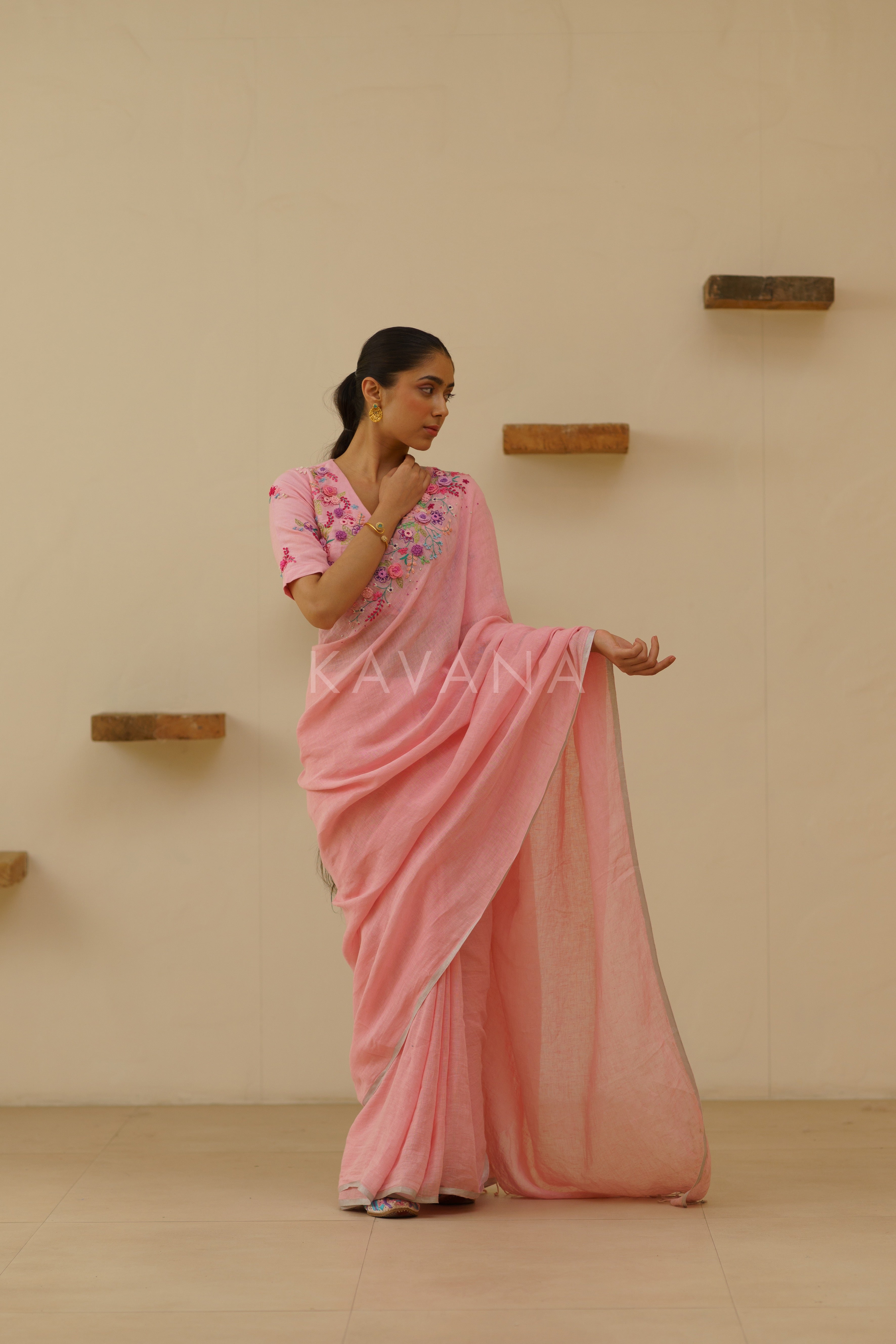 Vanya Linen Sari