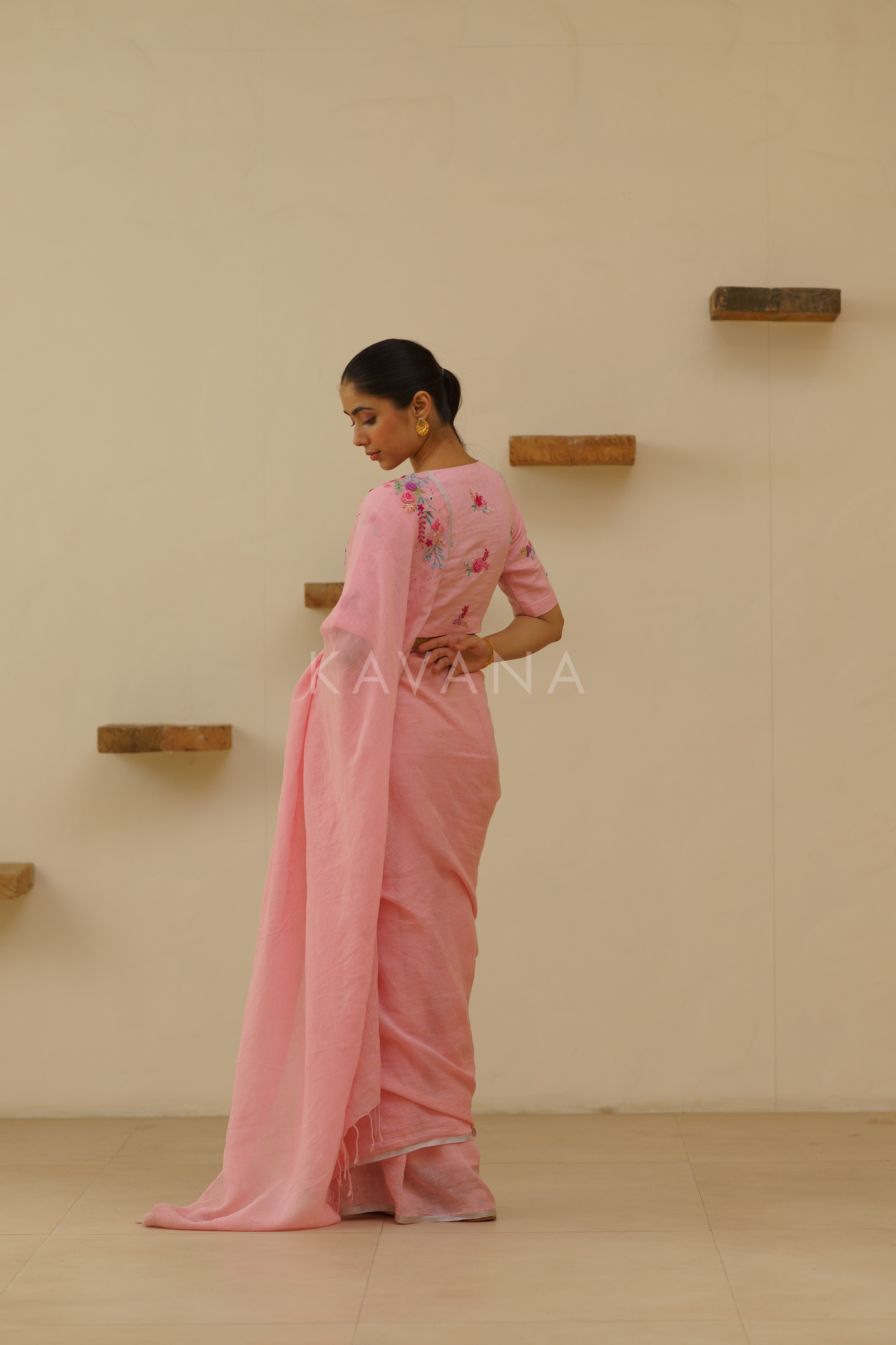 Vanya Linen Sari