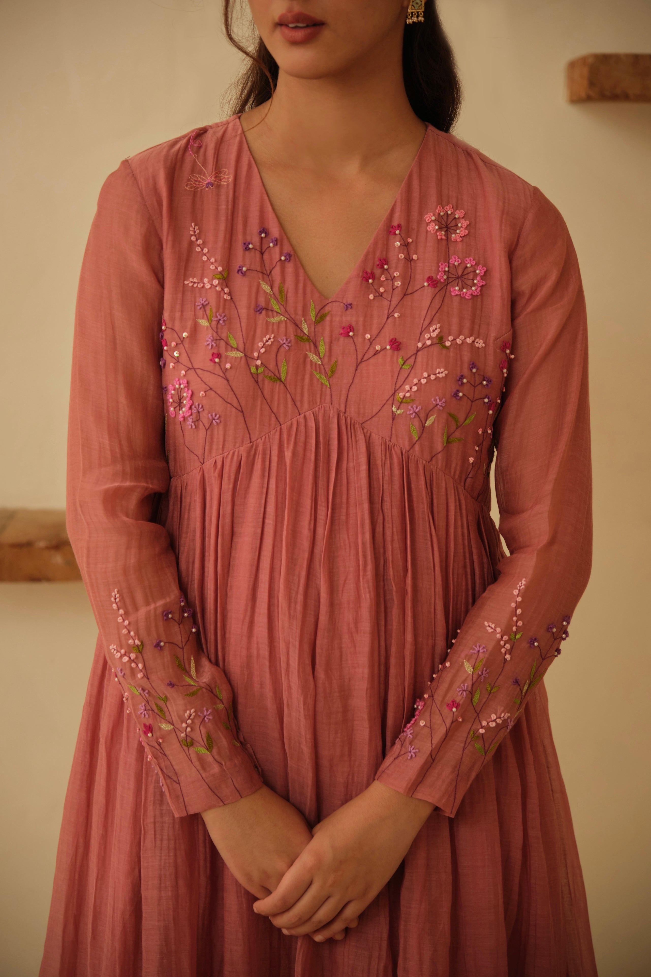 Mauve Floral Hand Embroidered Chanderi Kurta Set