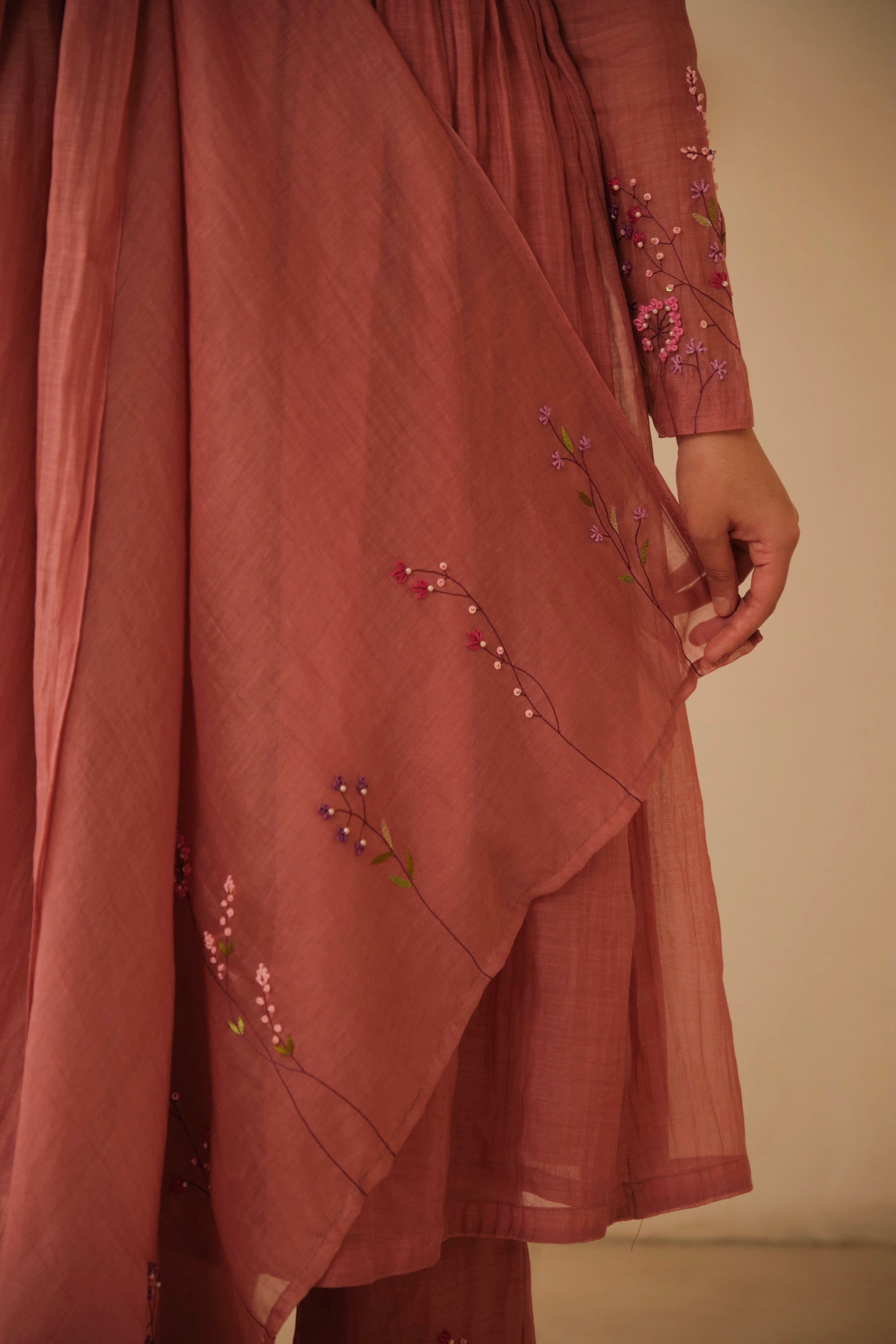 Mauve Floral Hand Embroidered Chanderi Kurta Set