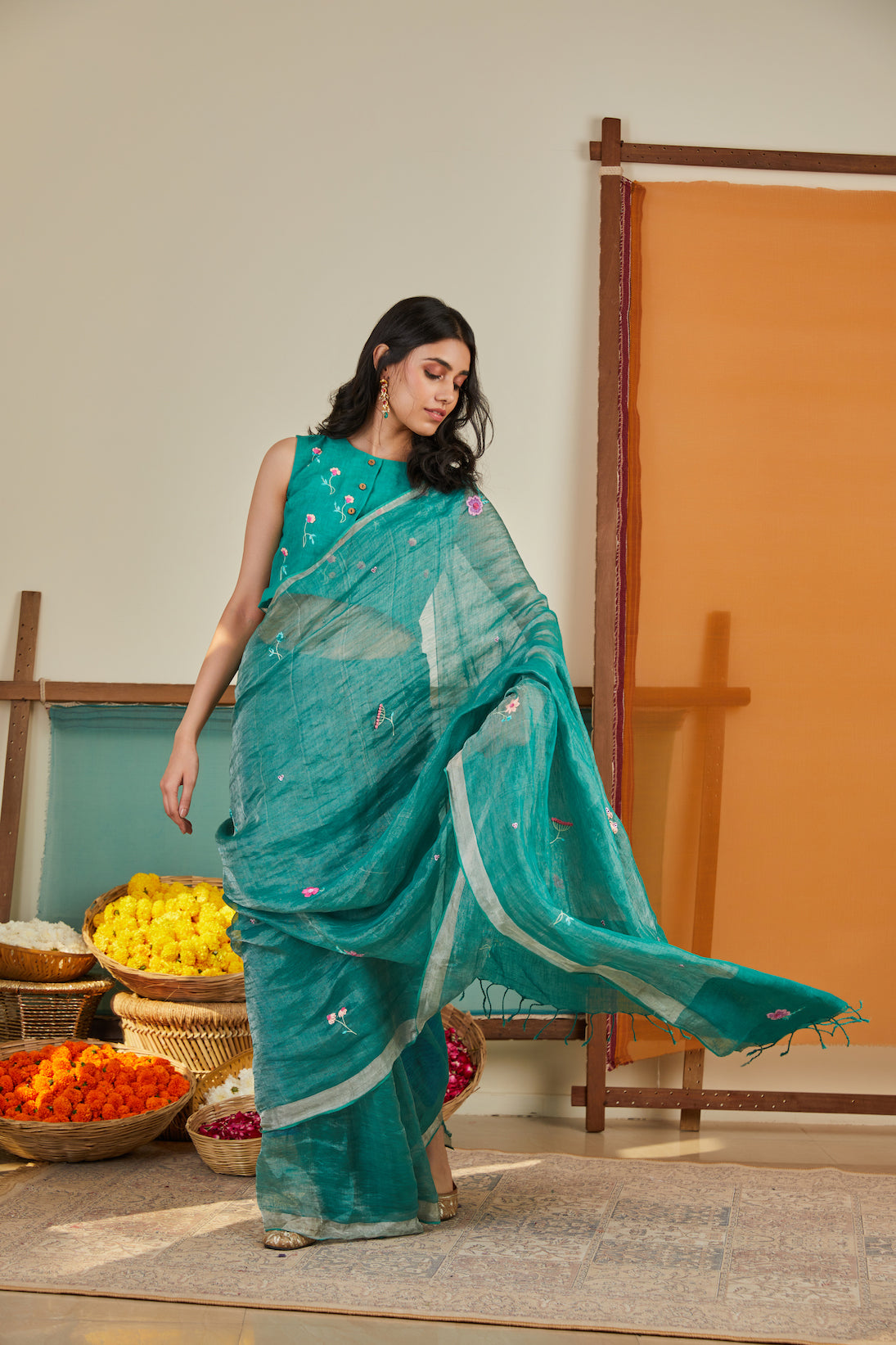 Ila Zari Linen Sari