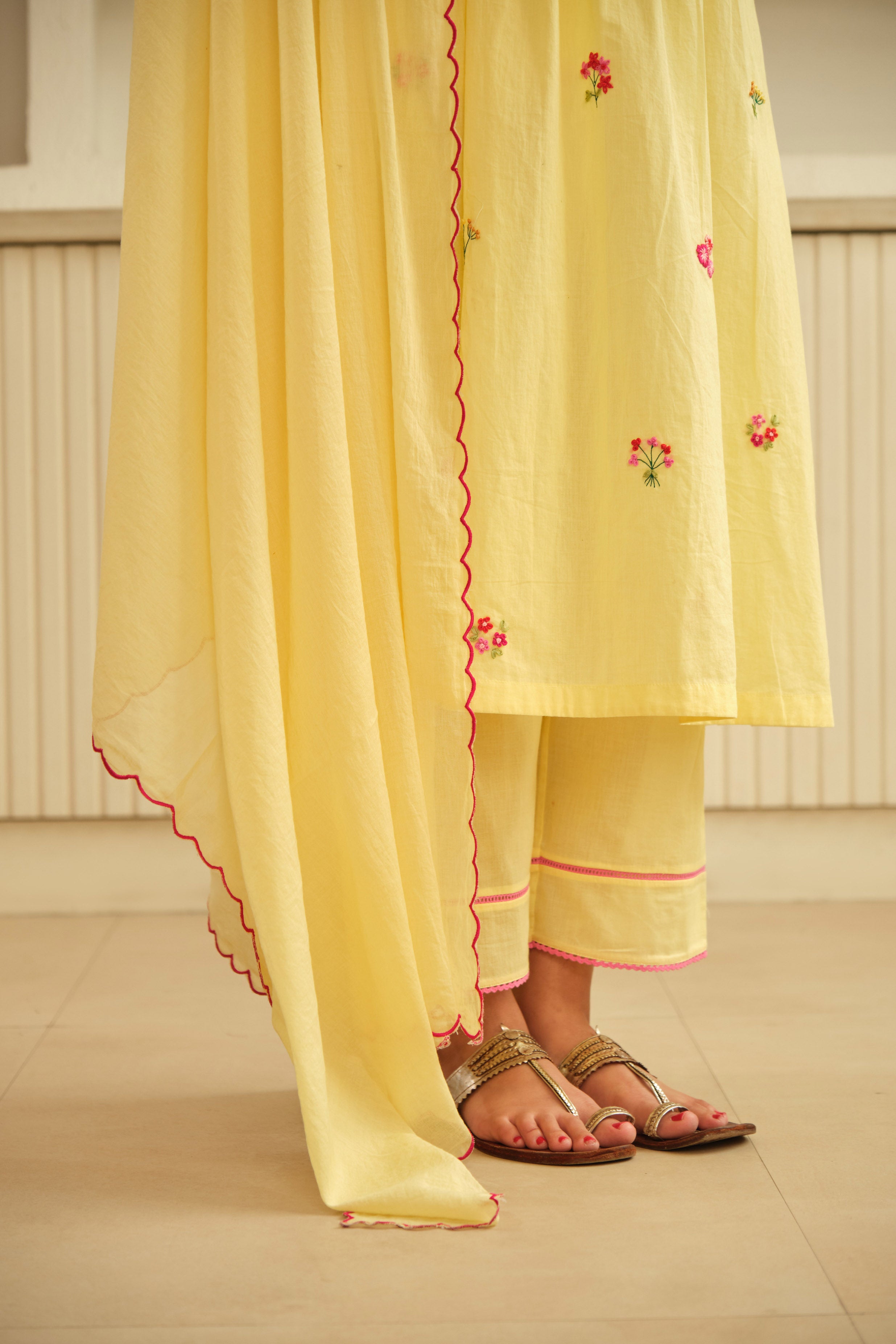 Lemon-Yellow Scalloped Cotton Dupatta