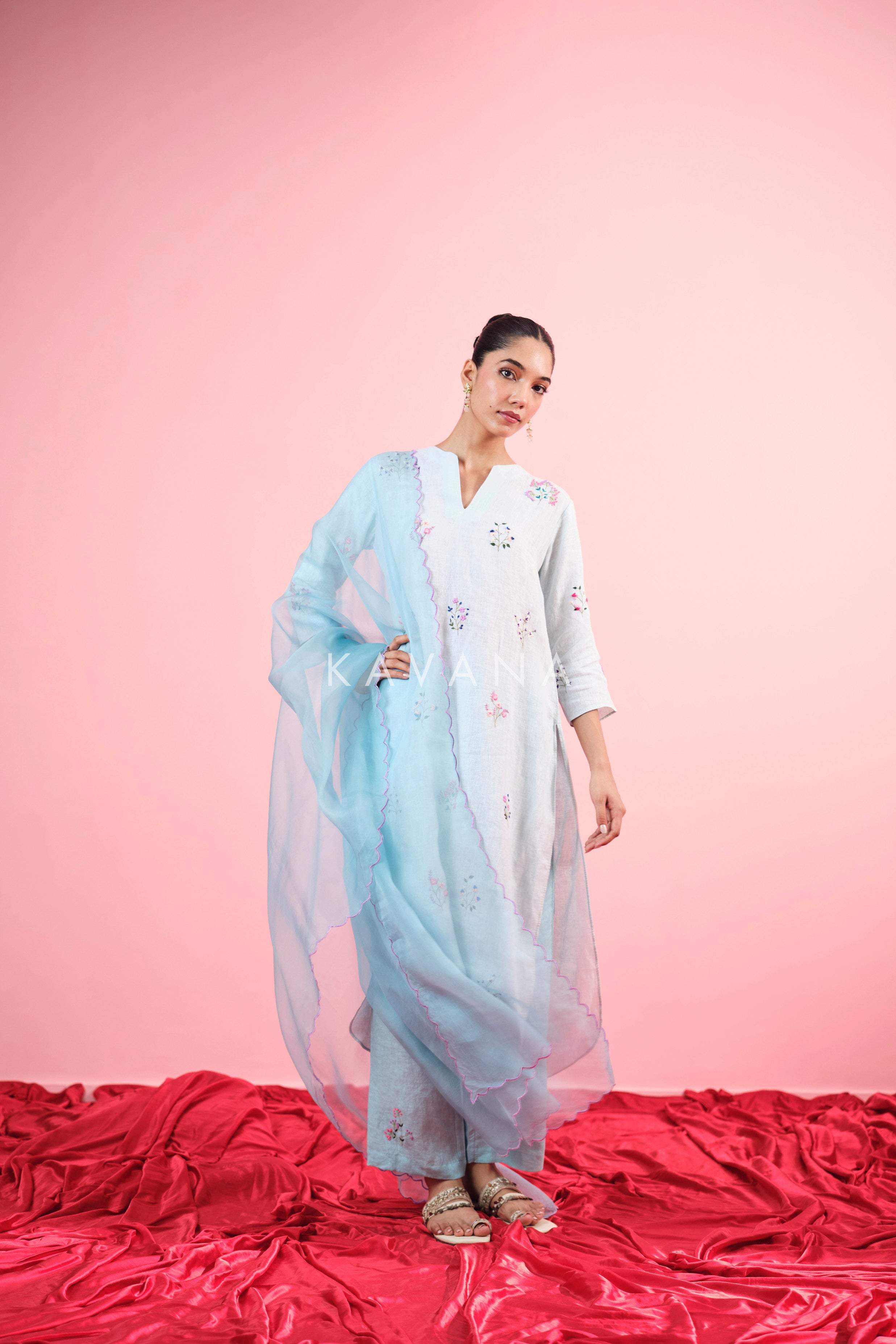 Aabhira Linen Kurta Set