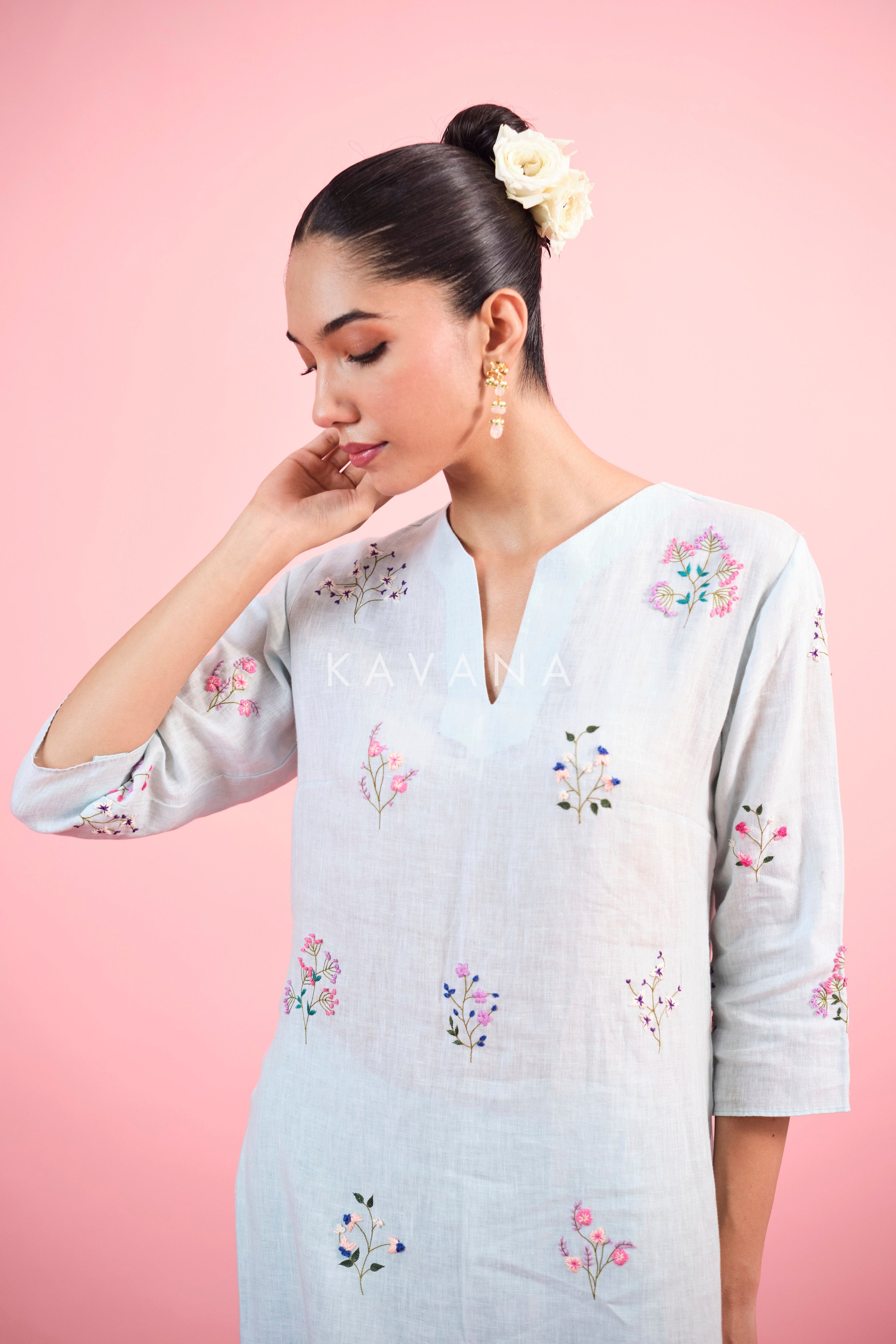 Aabhira Linen Kurta Set