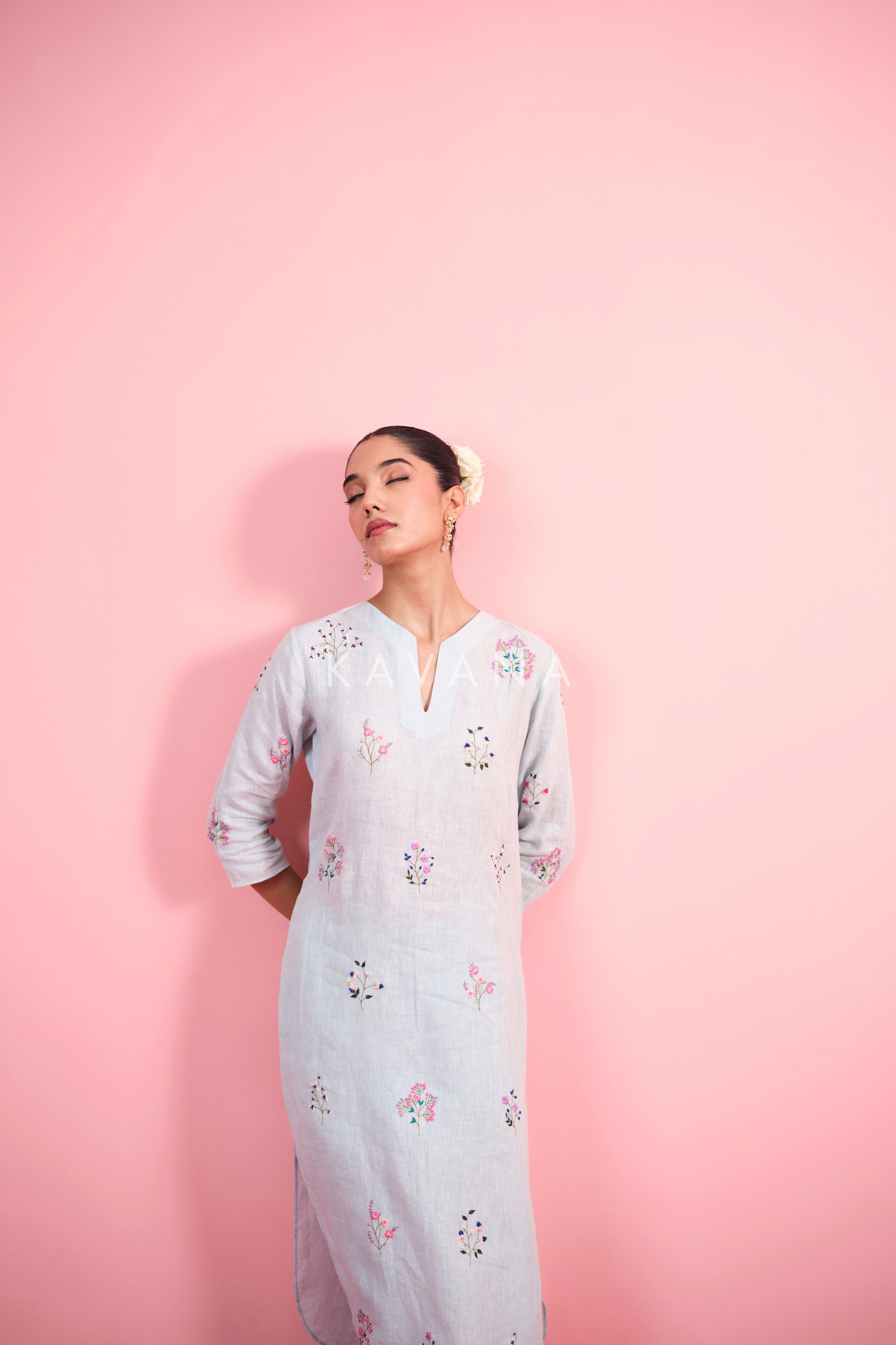 Aabhira Linen Kurta Set