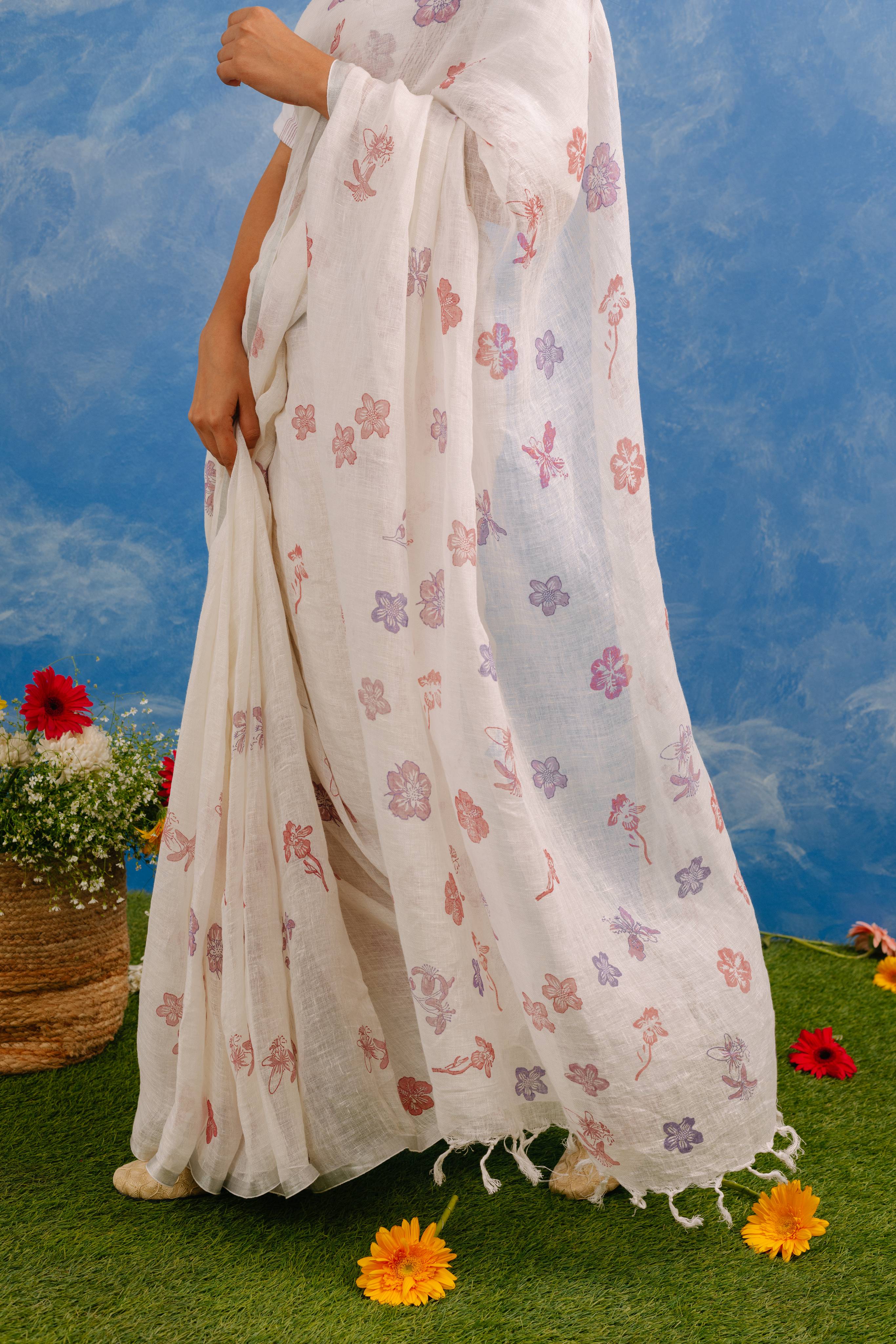 Neerav Linen Sari