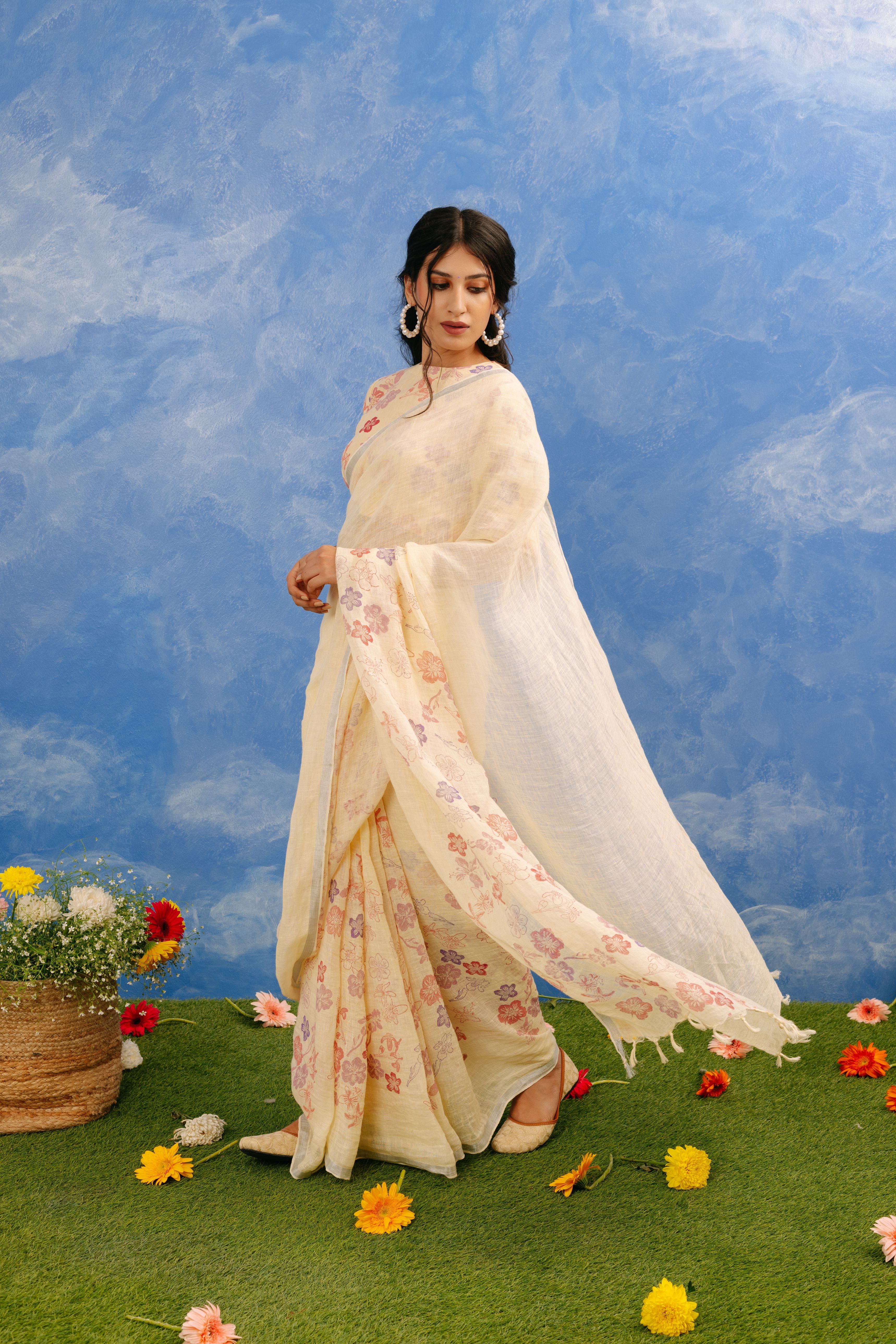 Neera Linen Sari