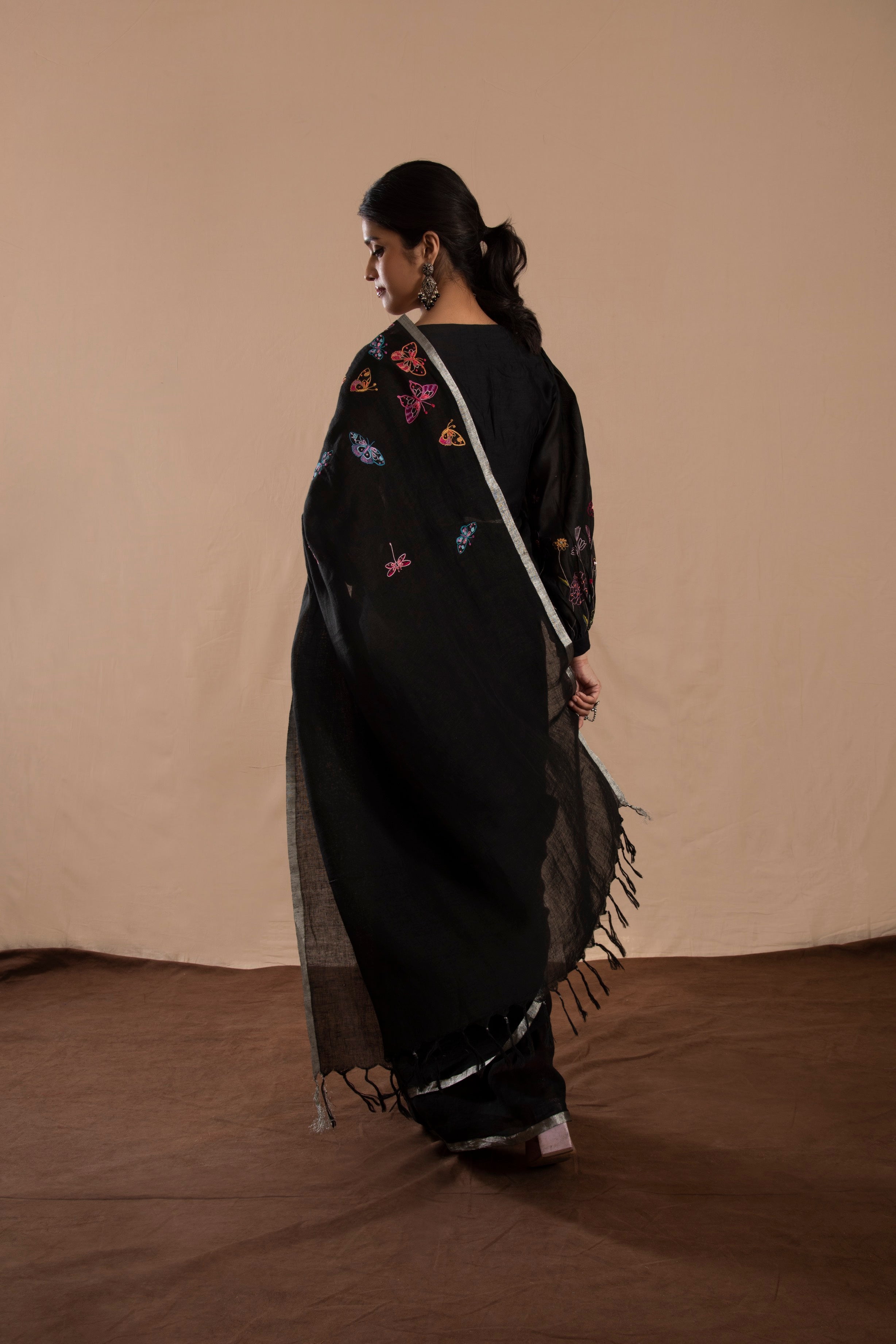 Titli Linen Sari