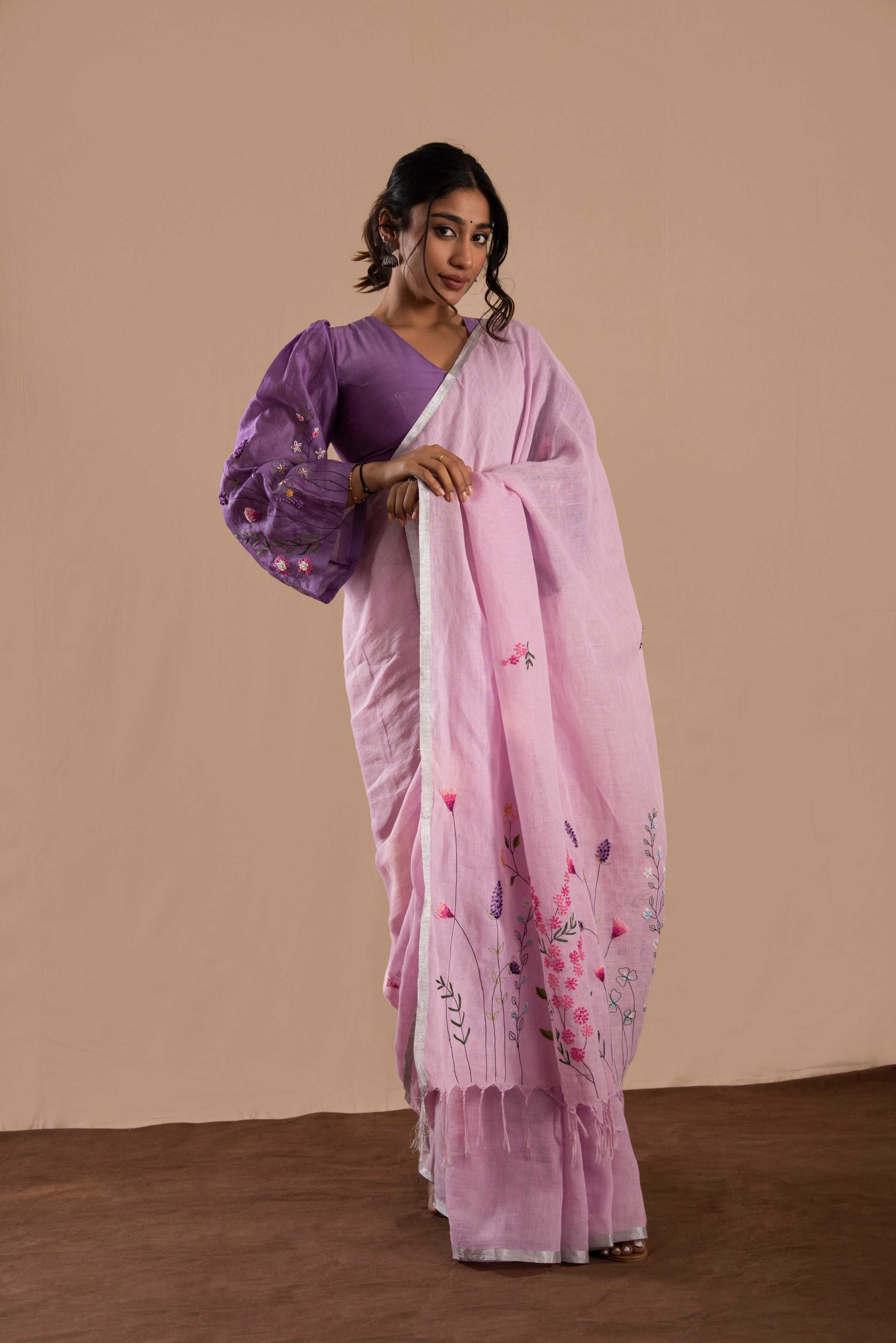 Nazaakat Linen Sari