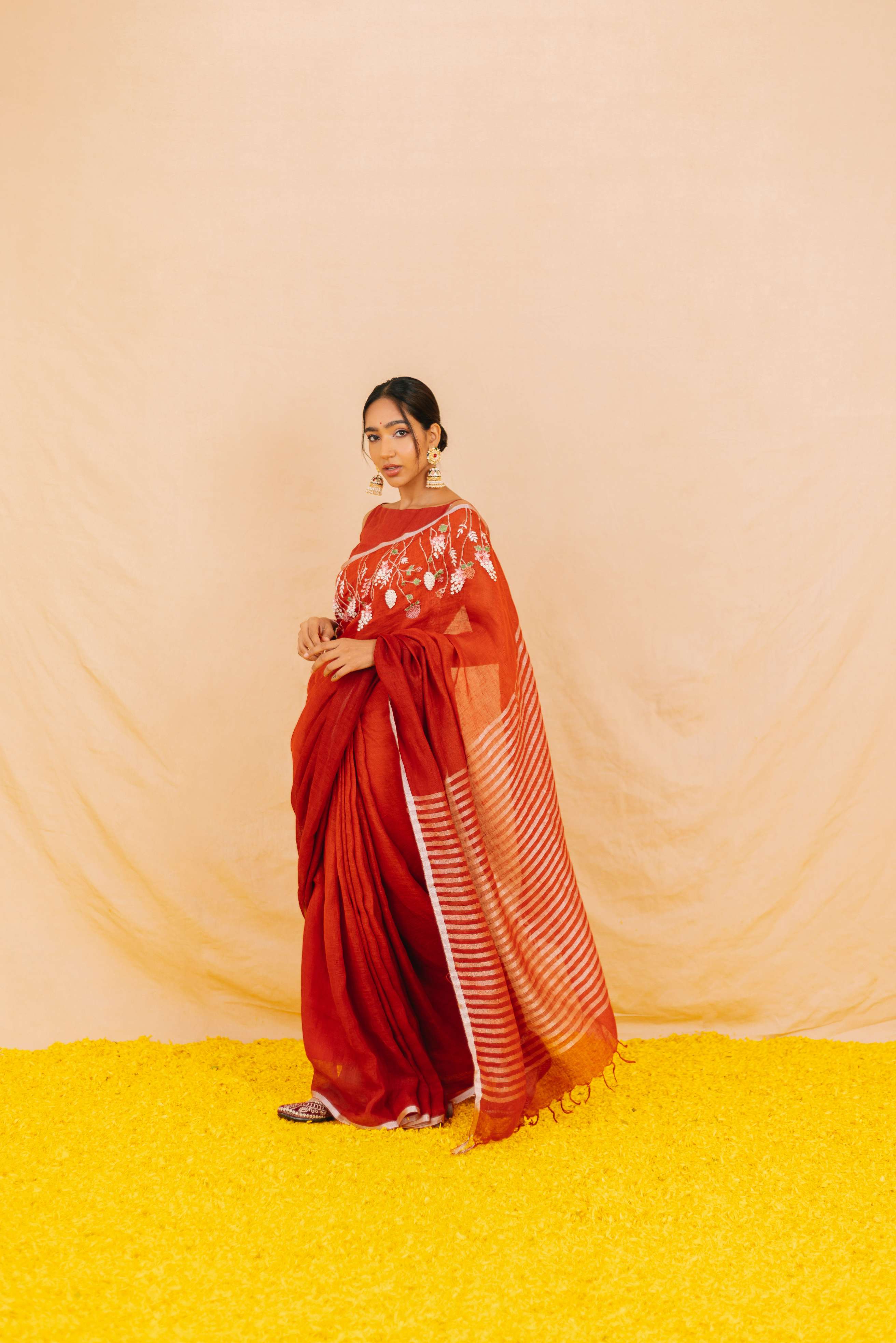 Ibtida Linen Sari